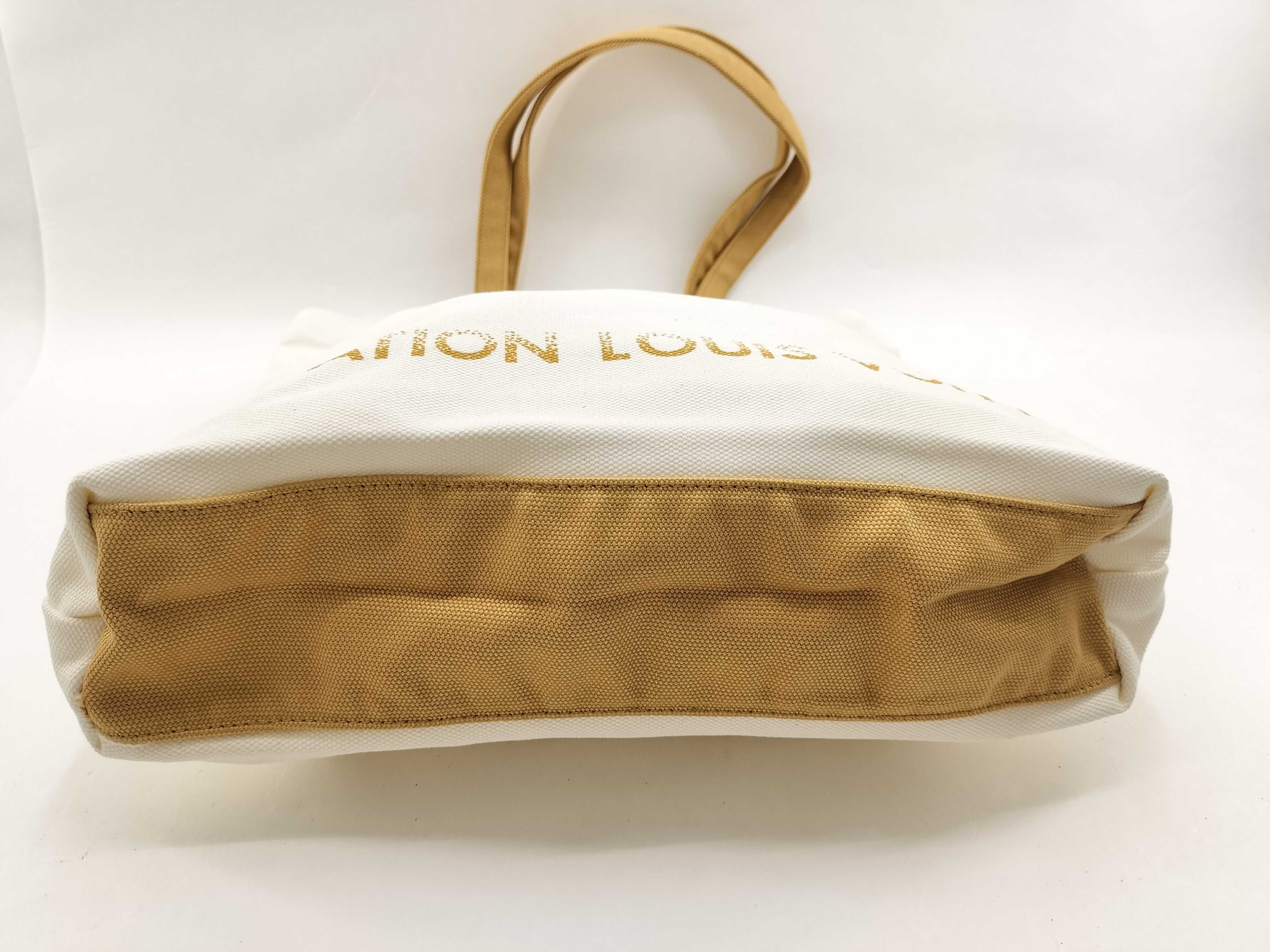 Limited Edition Louis Vuitton Fondation Paris Limited Edition Tote Bag — view 3