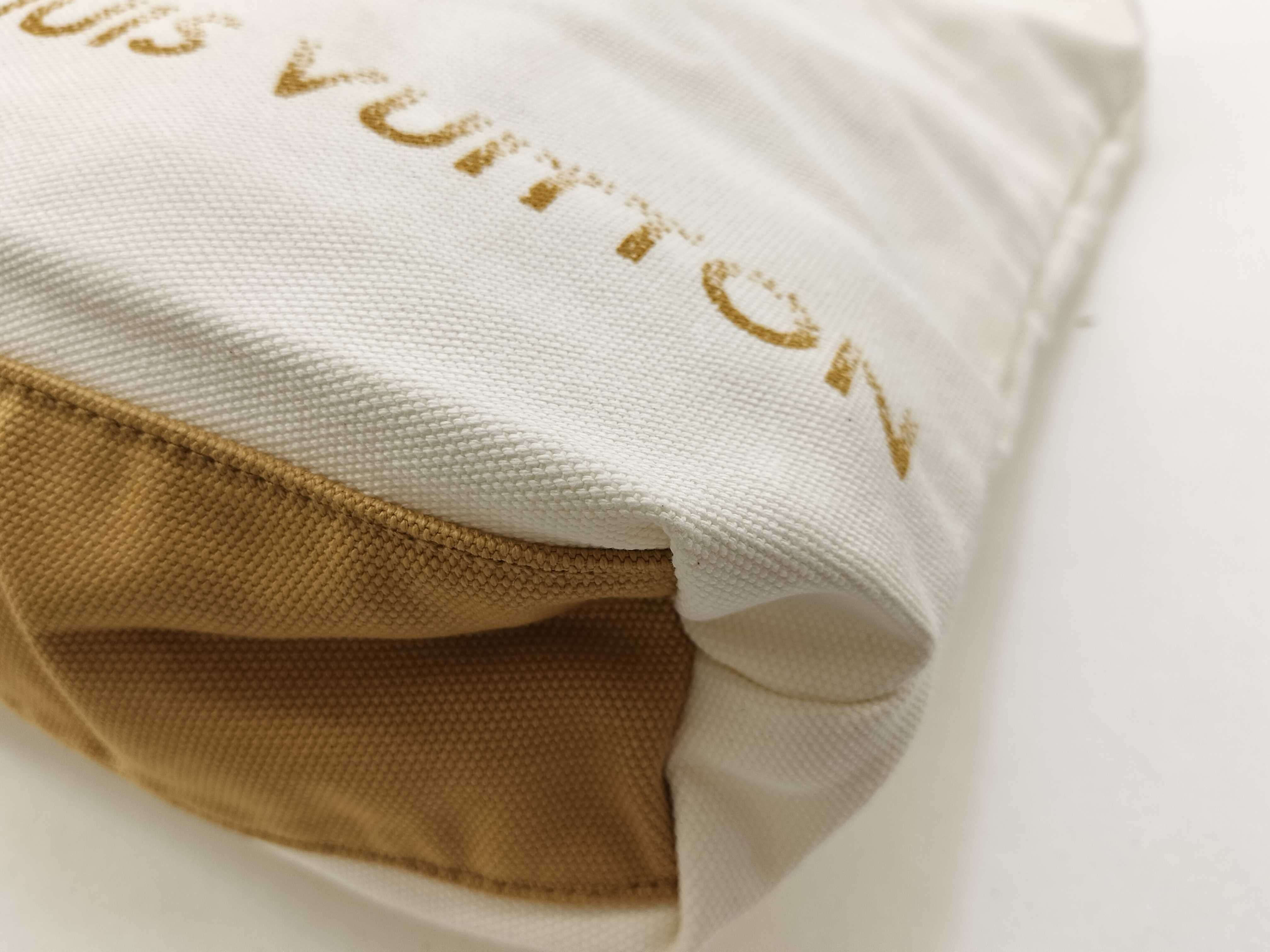 Limited Edition Louis Vuitton Fondation Paris Limited Edition Tote Bag — view 4