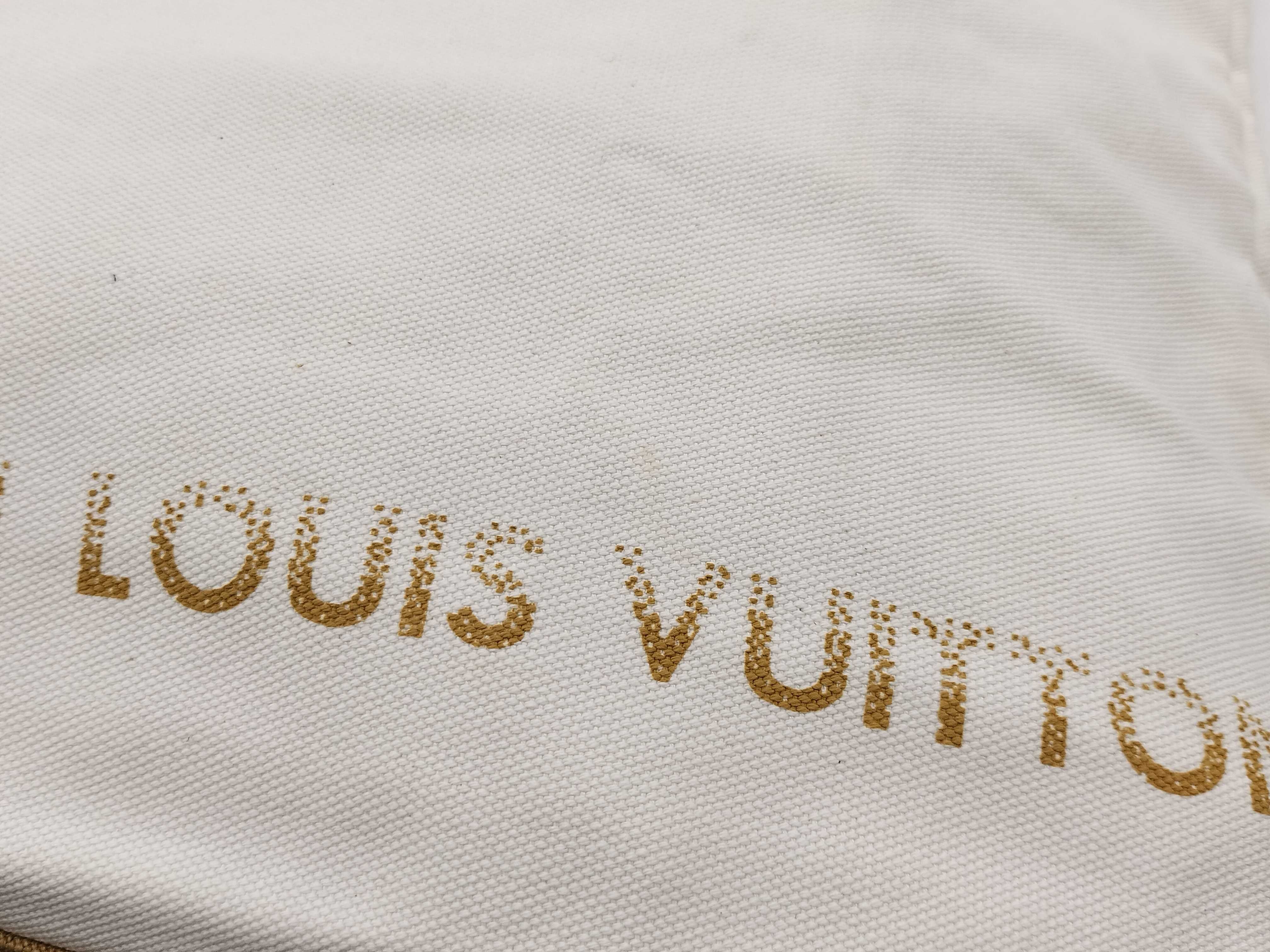 Limited Edition Louis Vuitton Fondation Paris Limited Edition Tote Bag — view 10
