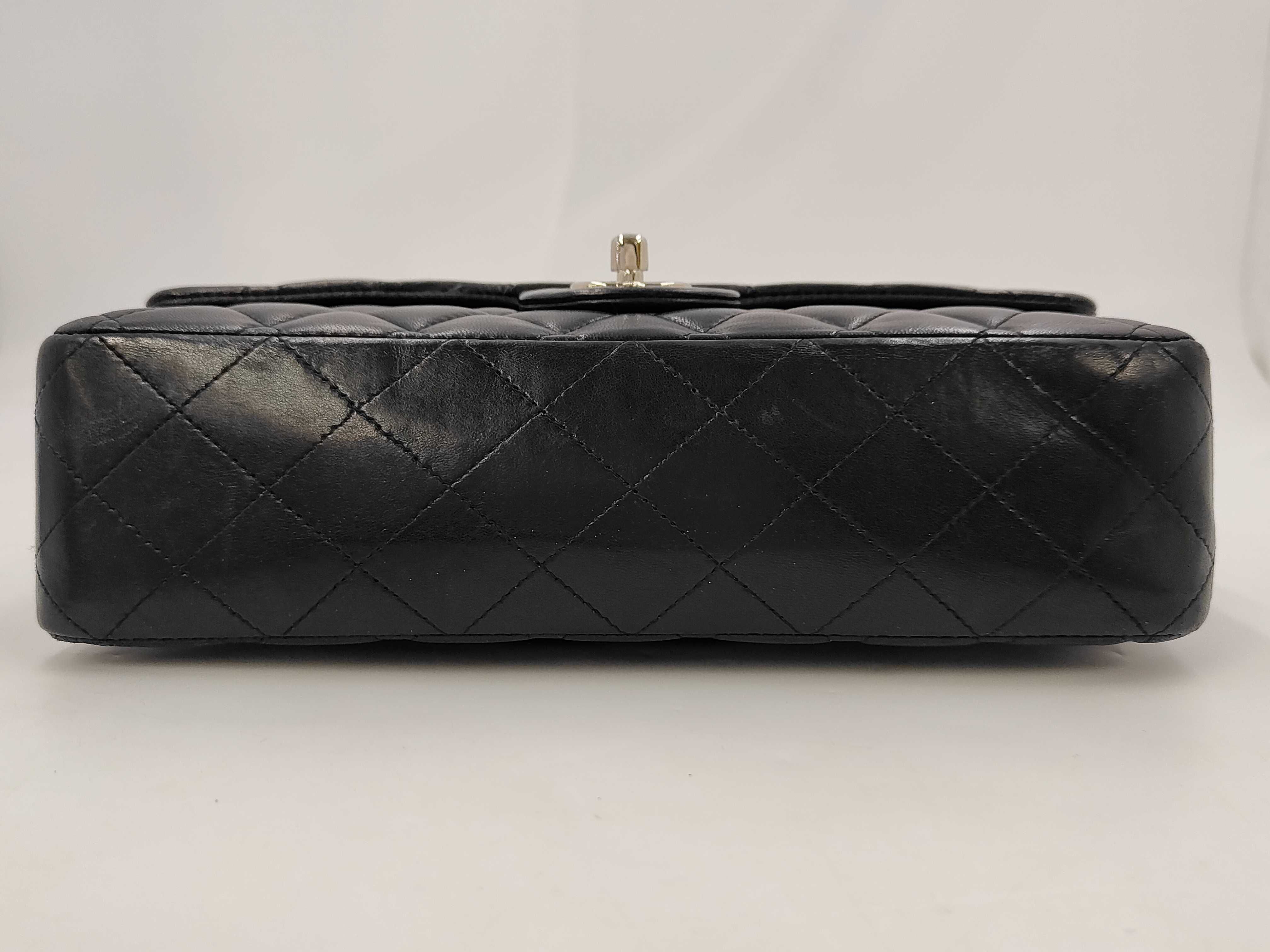 Matelassé 25 Double Flap Double Chain Lambskin Shoulder Bag — view 3
