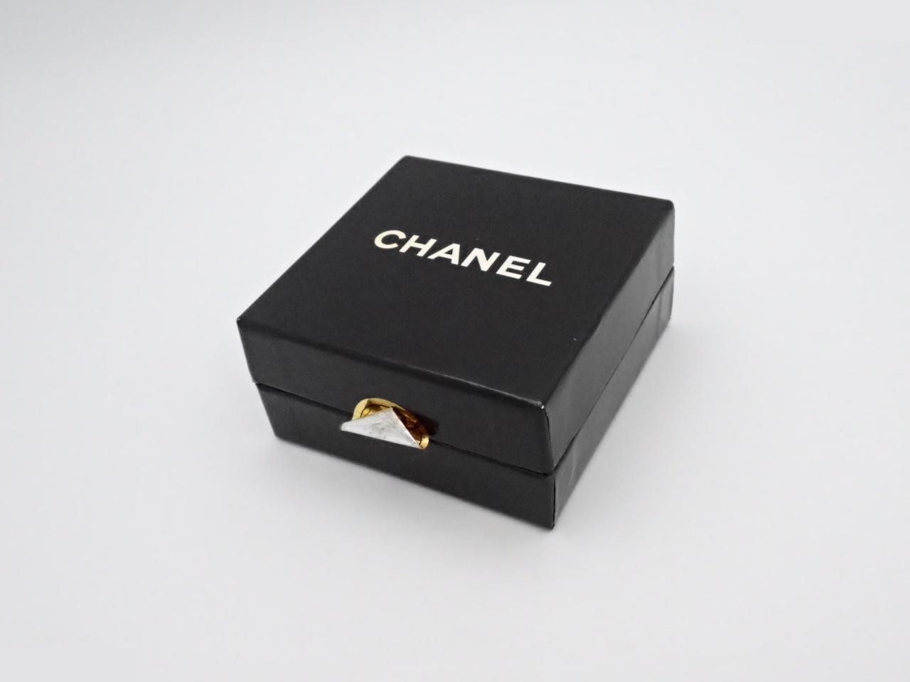Clover earrings with Coco Chanel logo, gold. — view 4