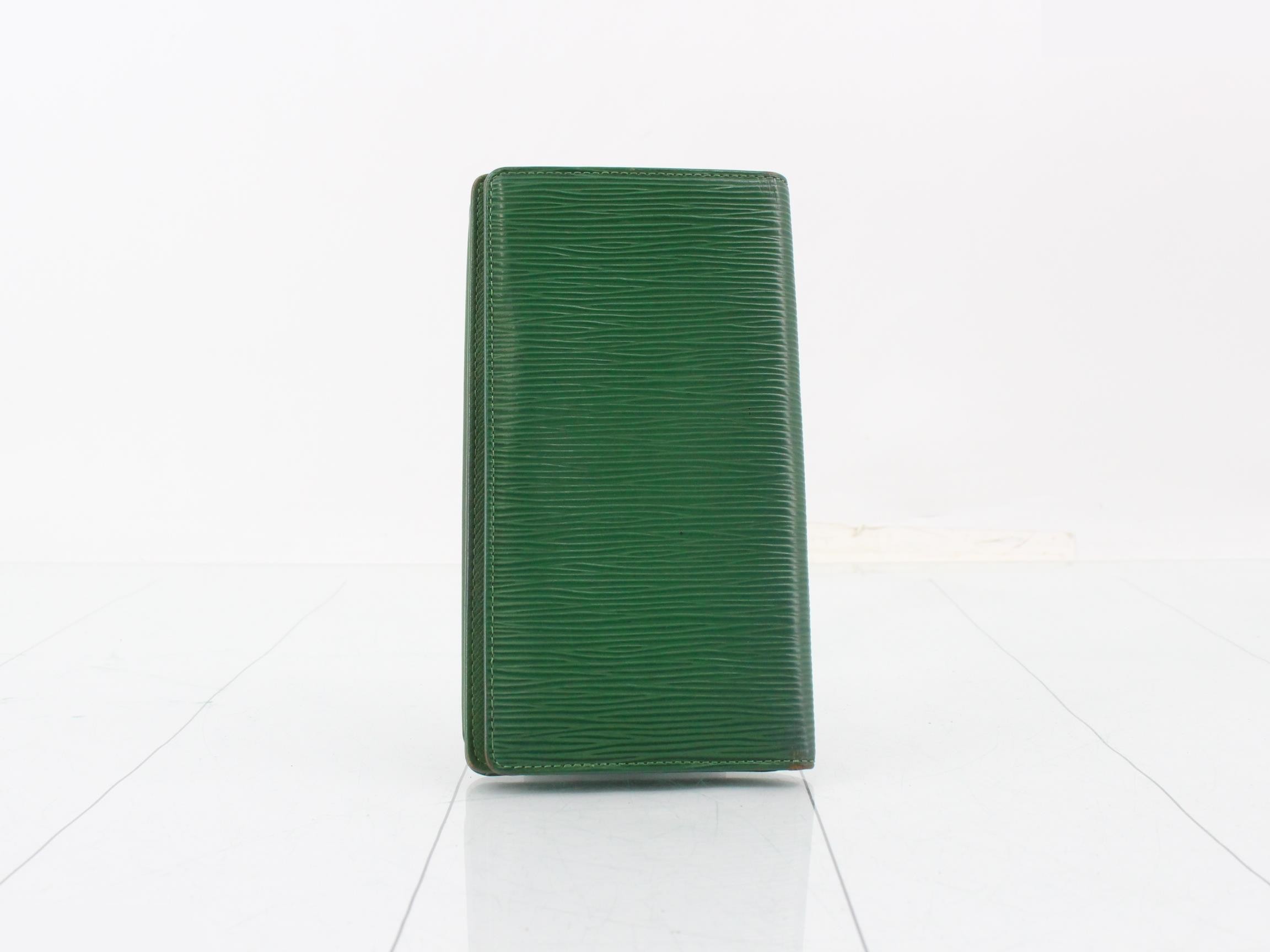 Long wallet — view 2