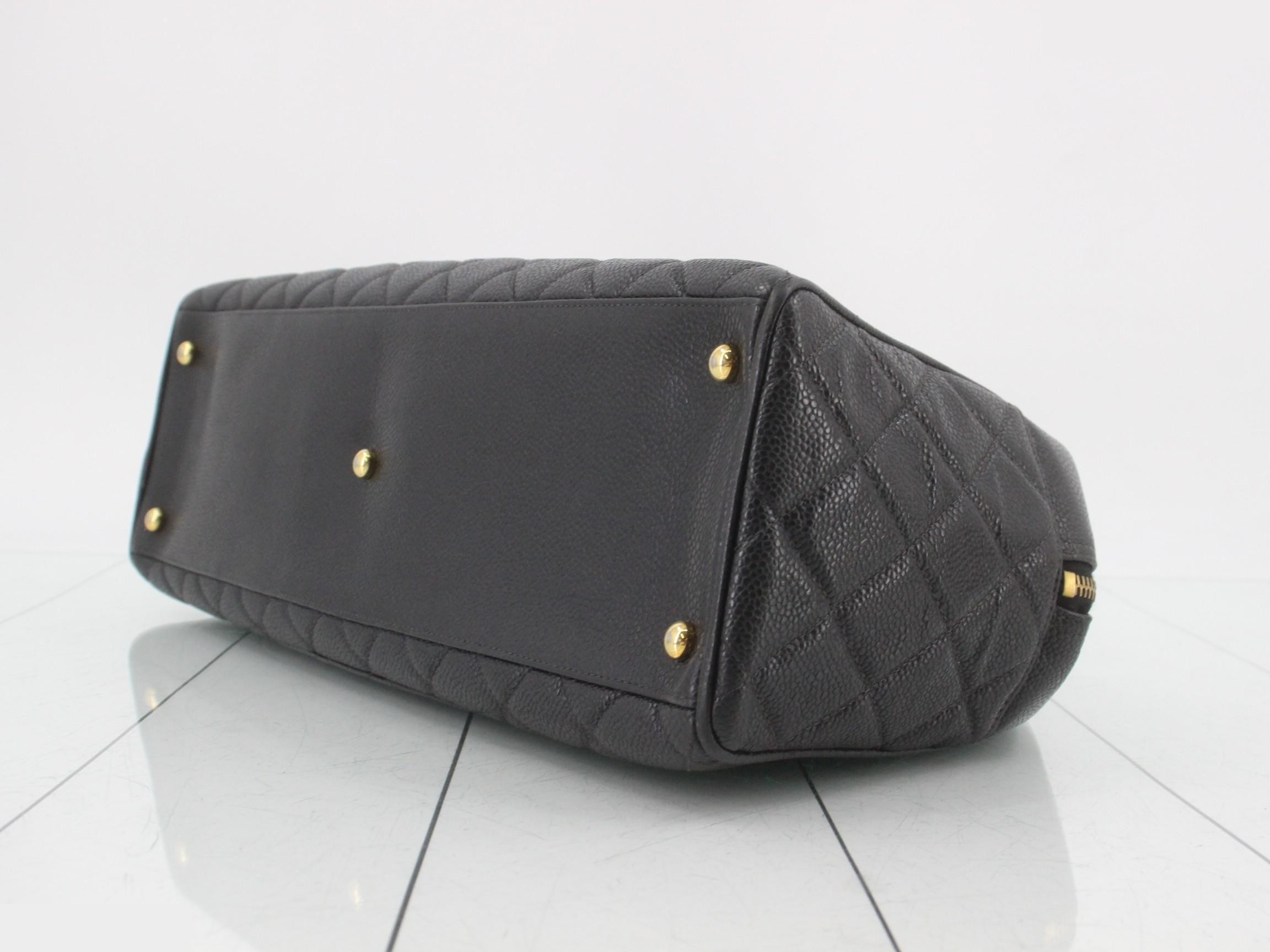 Matelassé Classic Duffle Bag, Caviar Leather, Black, Series 8, W37cm — view 6