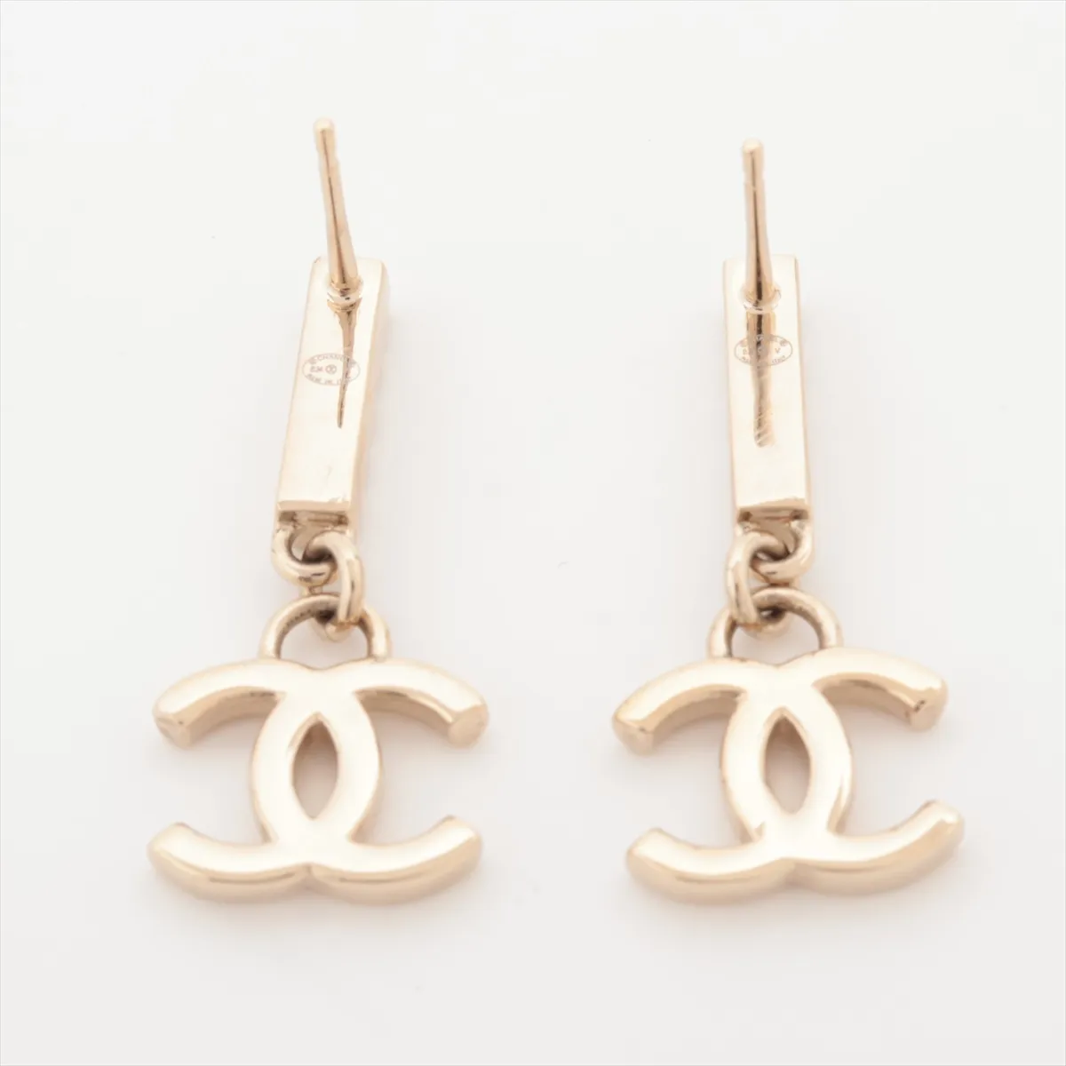 Coco Mark B24V Earrings (Pair) GP x Rhinestone Gold. — view 2