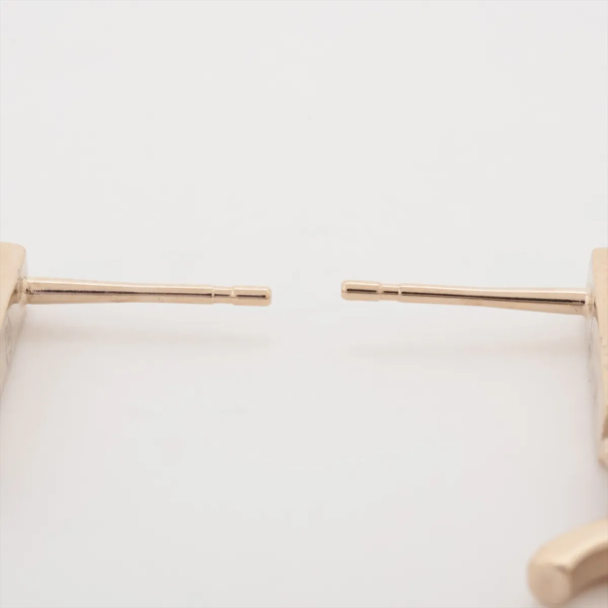 Coco Mark B24V Earrings (Pair) GP x Rhinestone Gold. — view 4