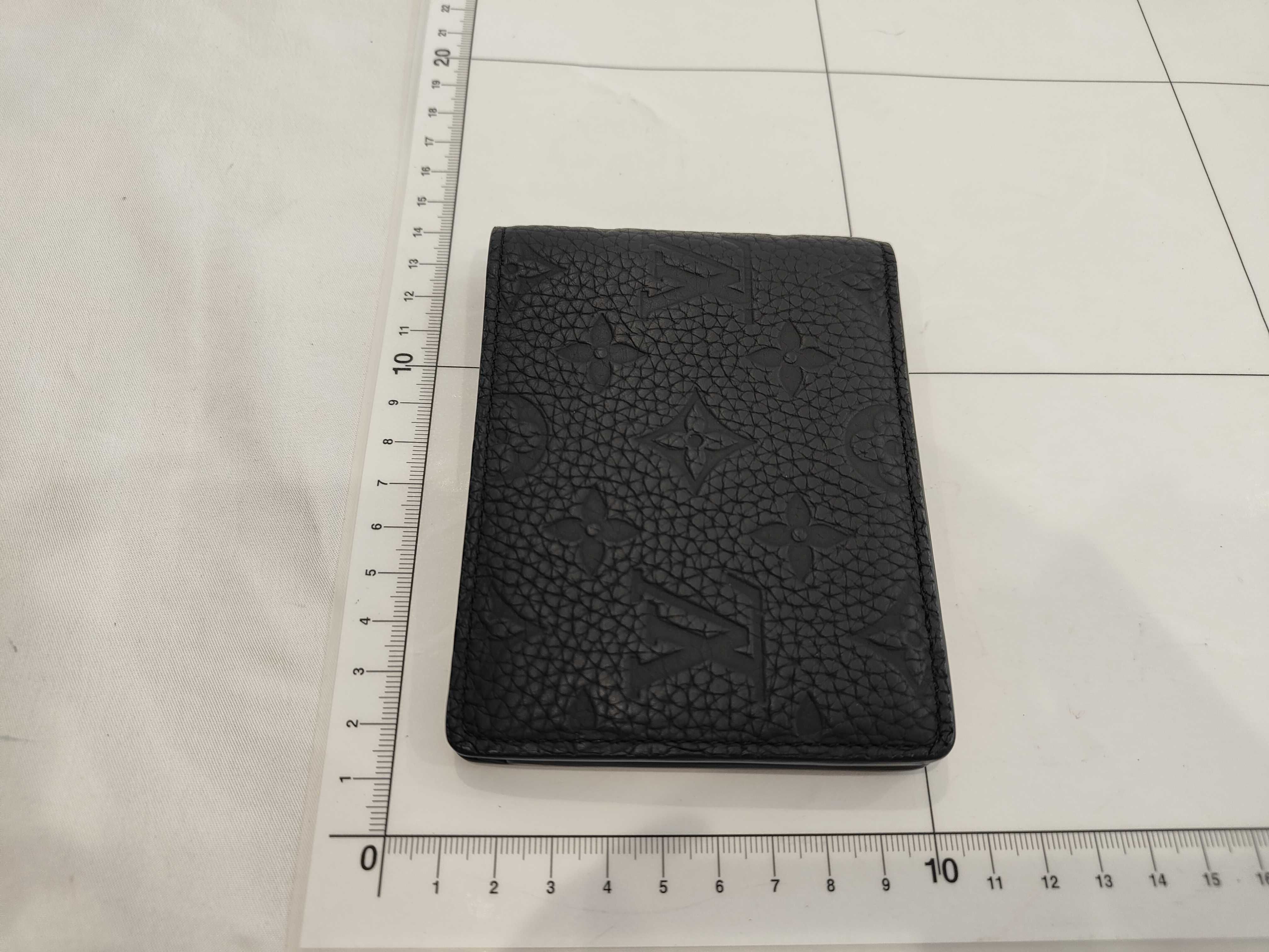 Monogram M82072 Monogram Taurillon Portefeuille Multiple Billfold — view 2