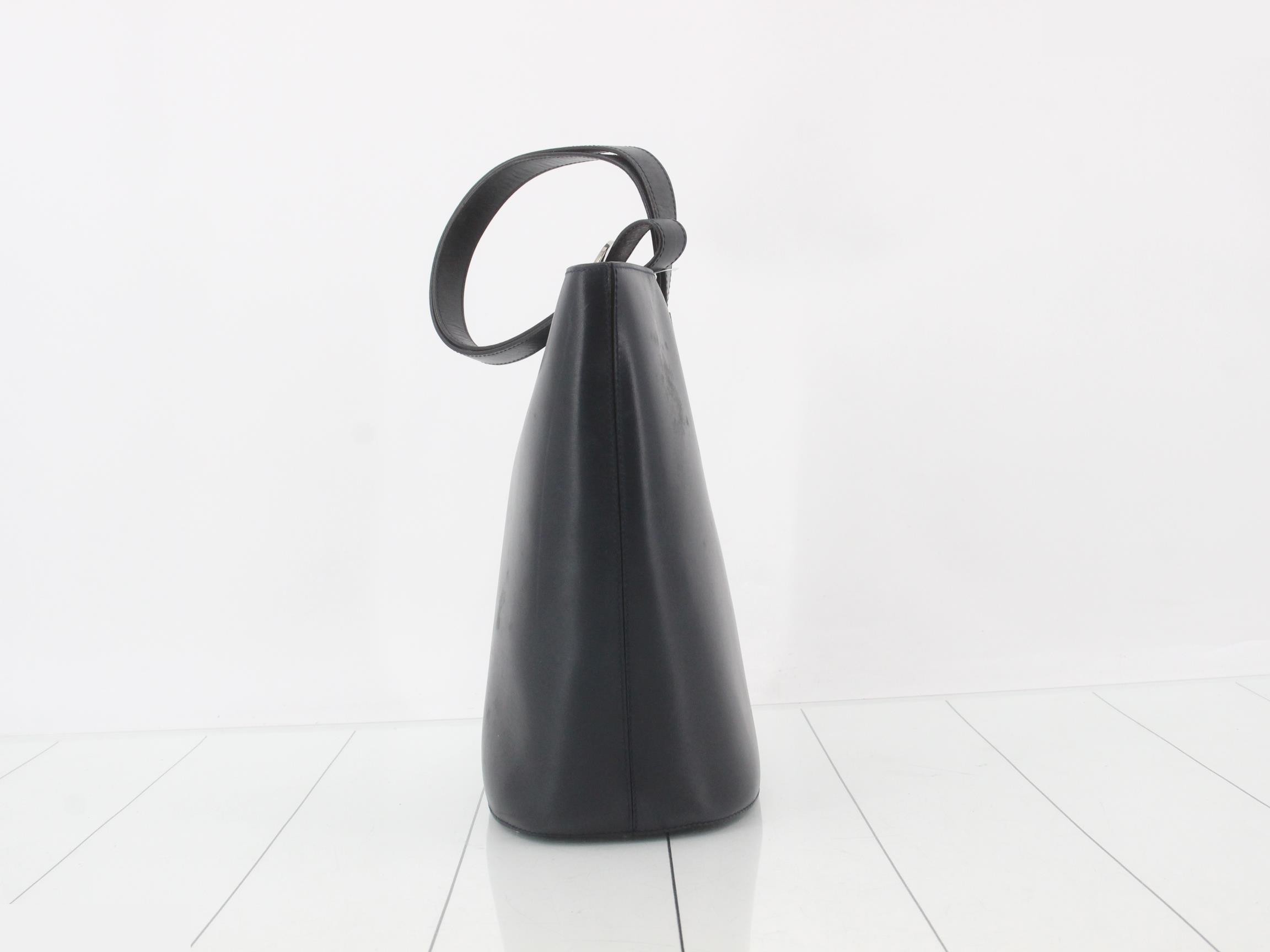 handbag — view 3