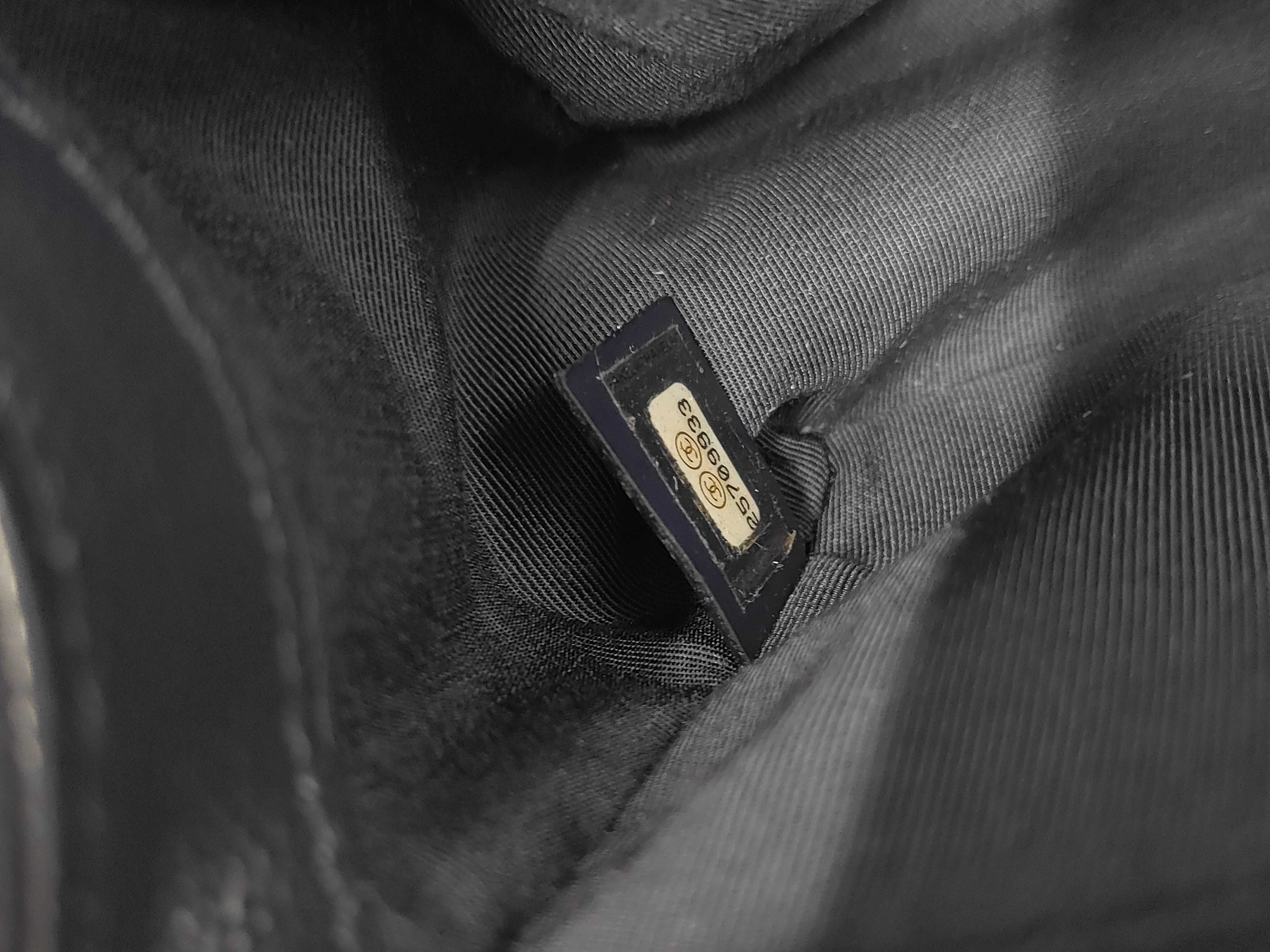 Boy Chanel Caviar Navy Shoulder Bag — view 10