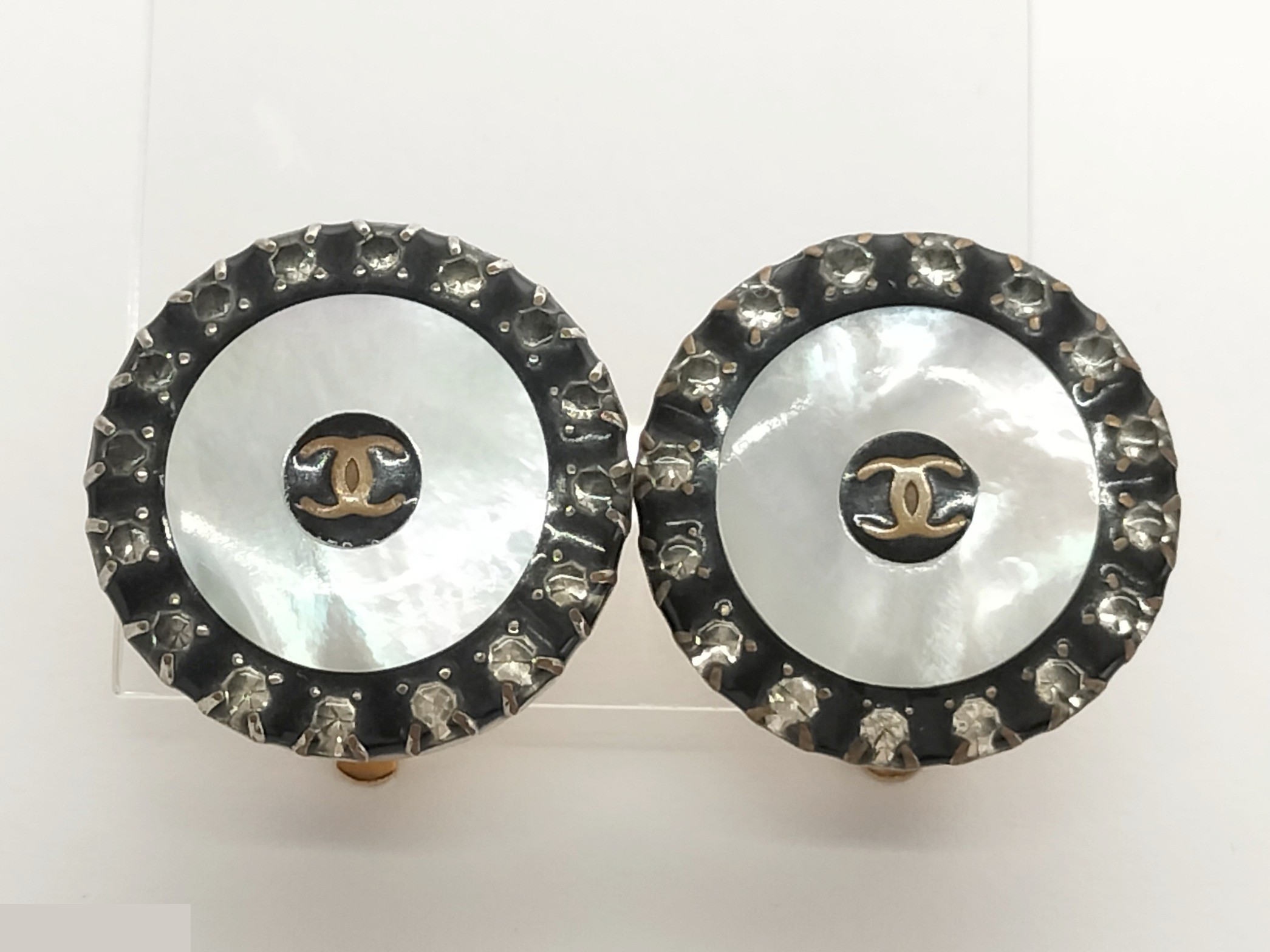 Coco Shell Black Earrings — view 6