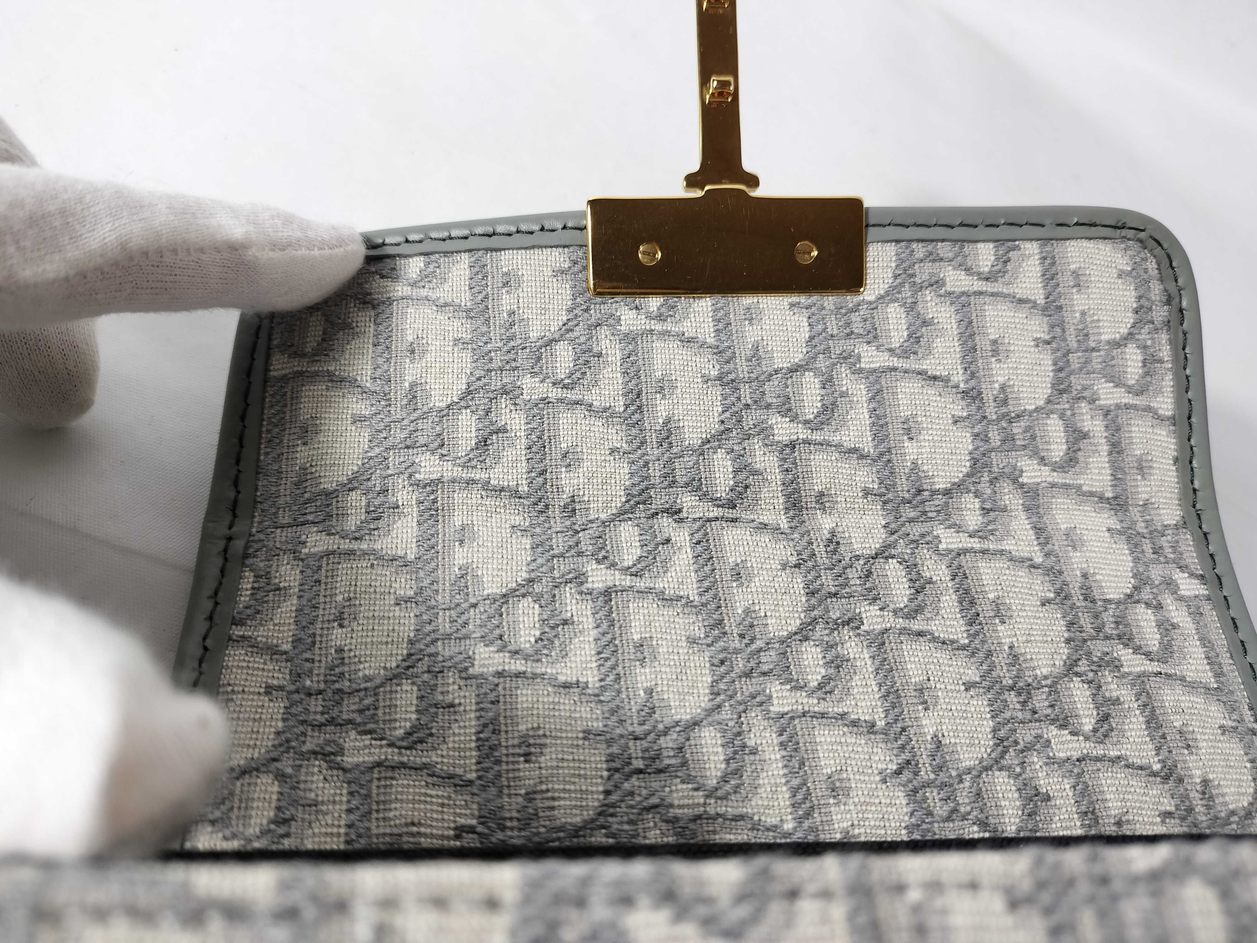 BAG OBLIQUE MONTAIGNE 30 SMALL BOX SHOULDER GREY Shoulder Bag — view 7