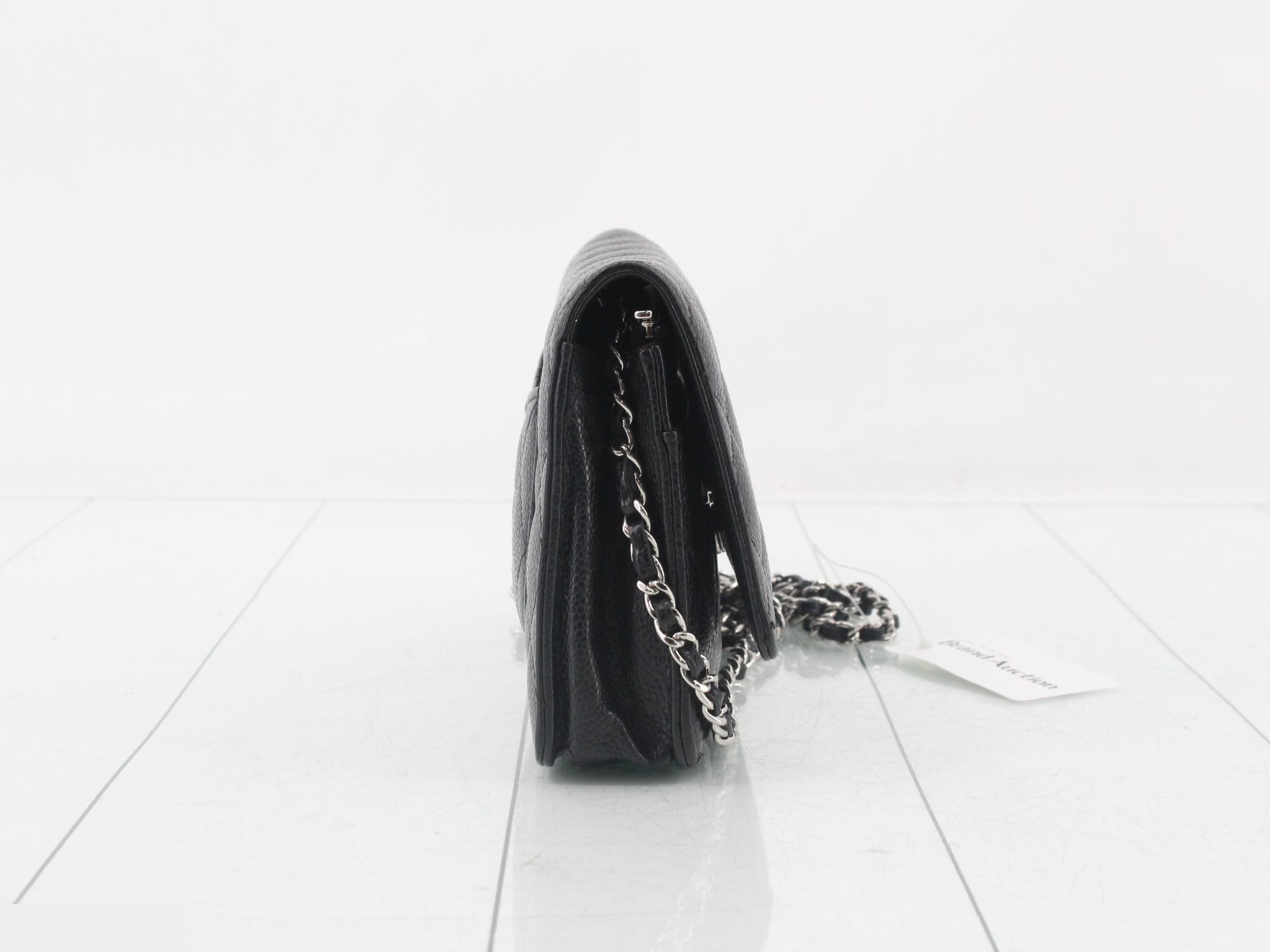 Matelassé Caviar Skin Chain Shoulder Bag with Plate — view 4