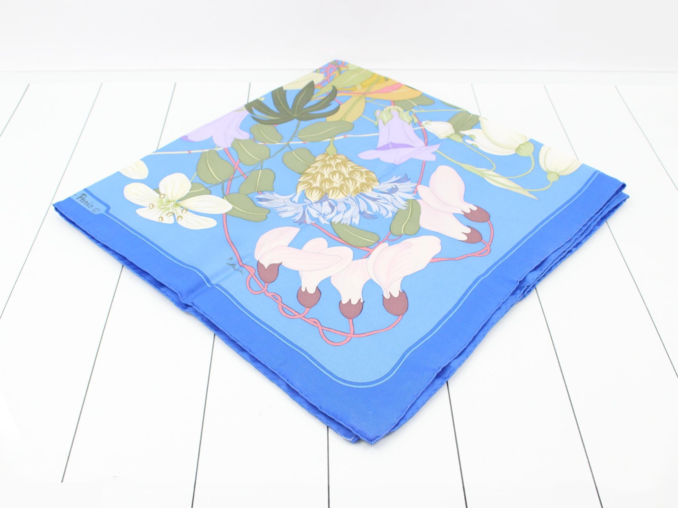 Carre 90 Flora Graeca (Greek Flower) 100% Silk — view 2