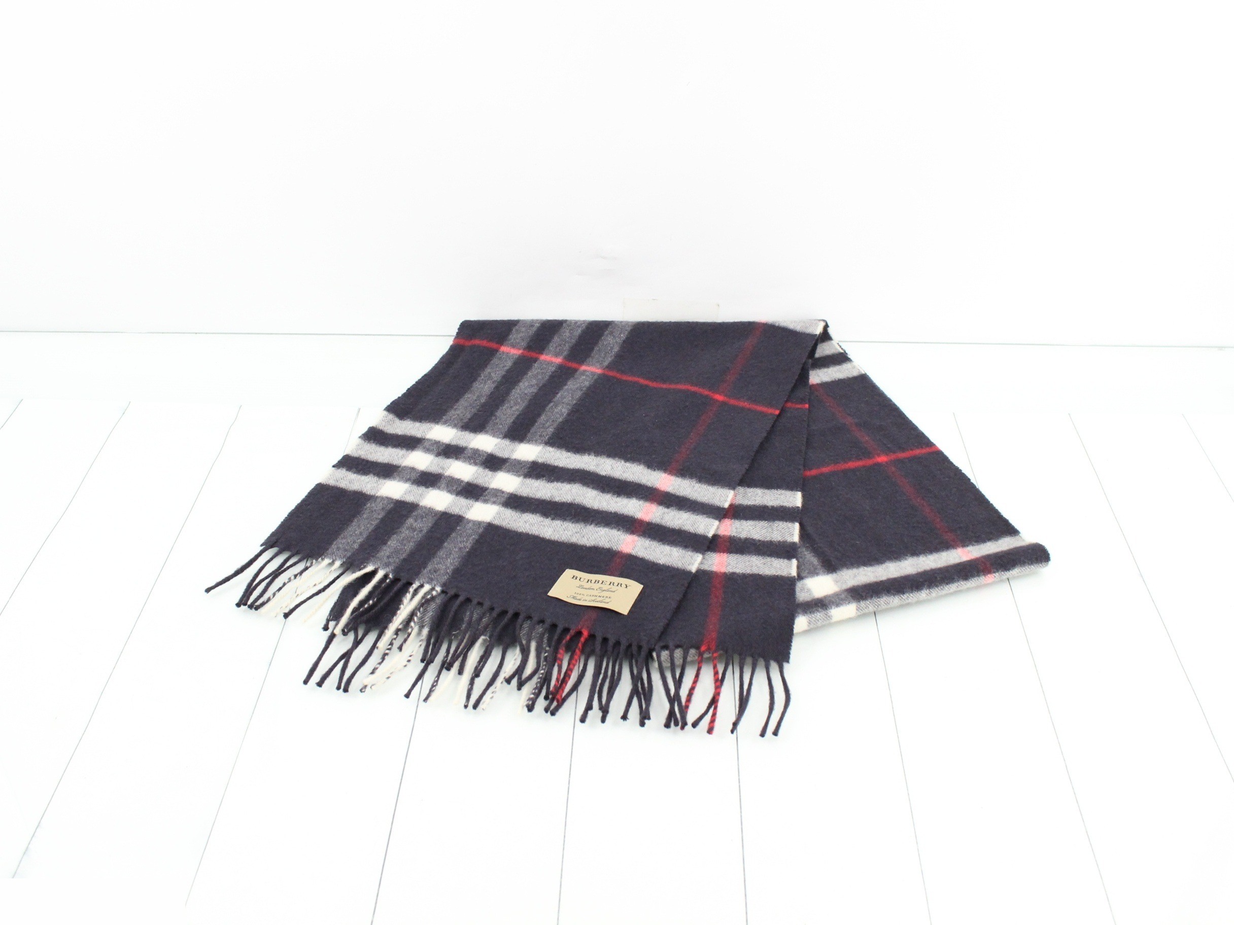 Other lines: Small items, accessories, and scarves — view 2