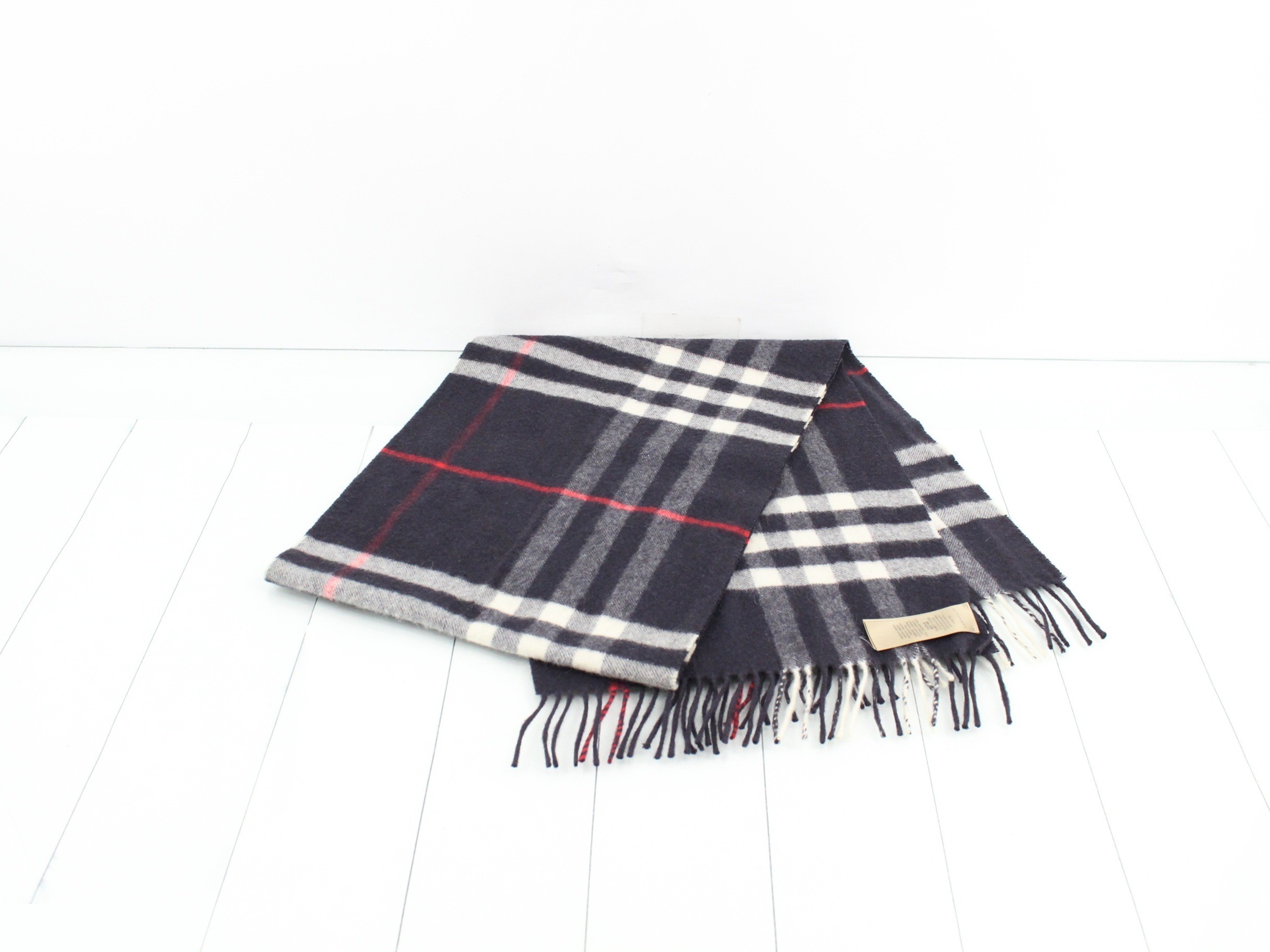 Other lines: Small items, accessories, and scarves — view 3