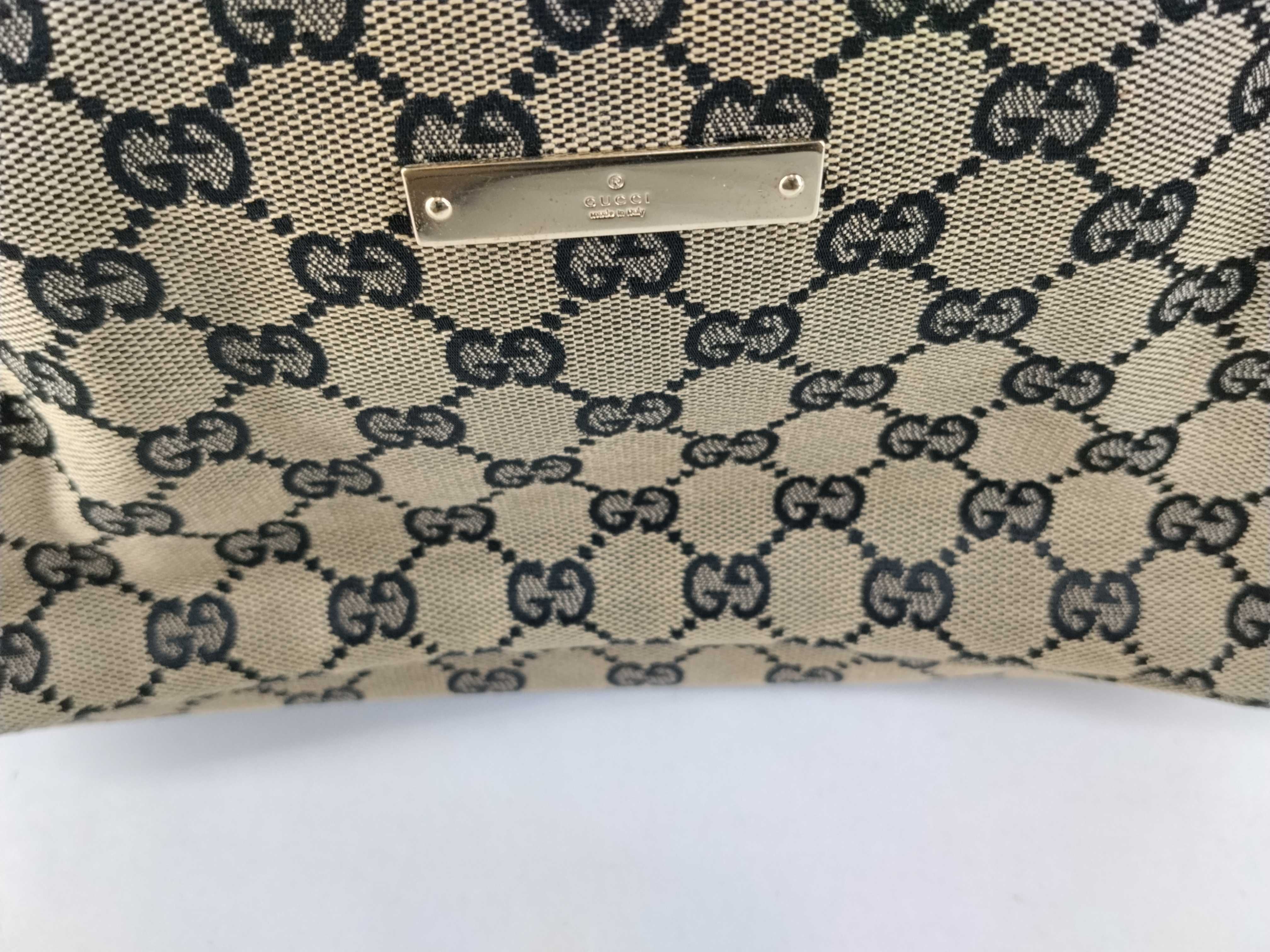 GG Canvas Shoulder Bag — view 9