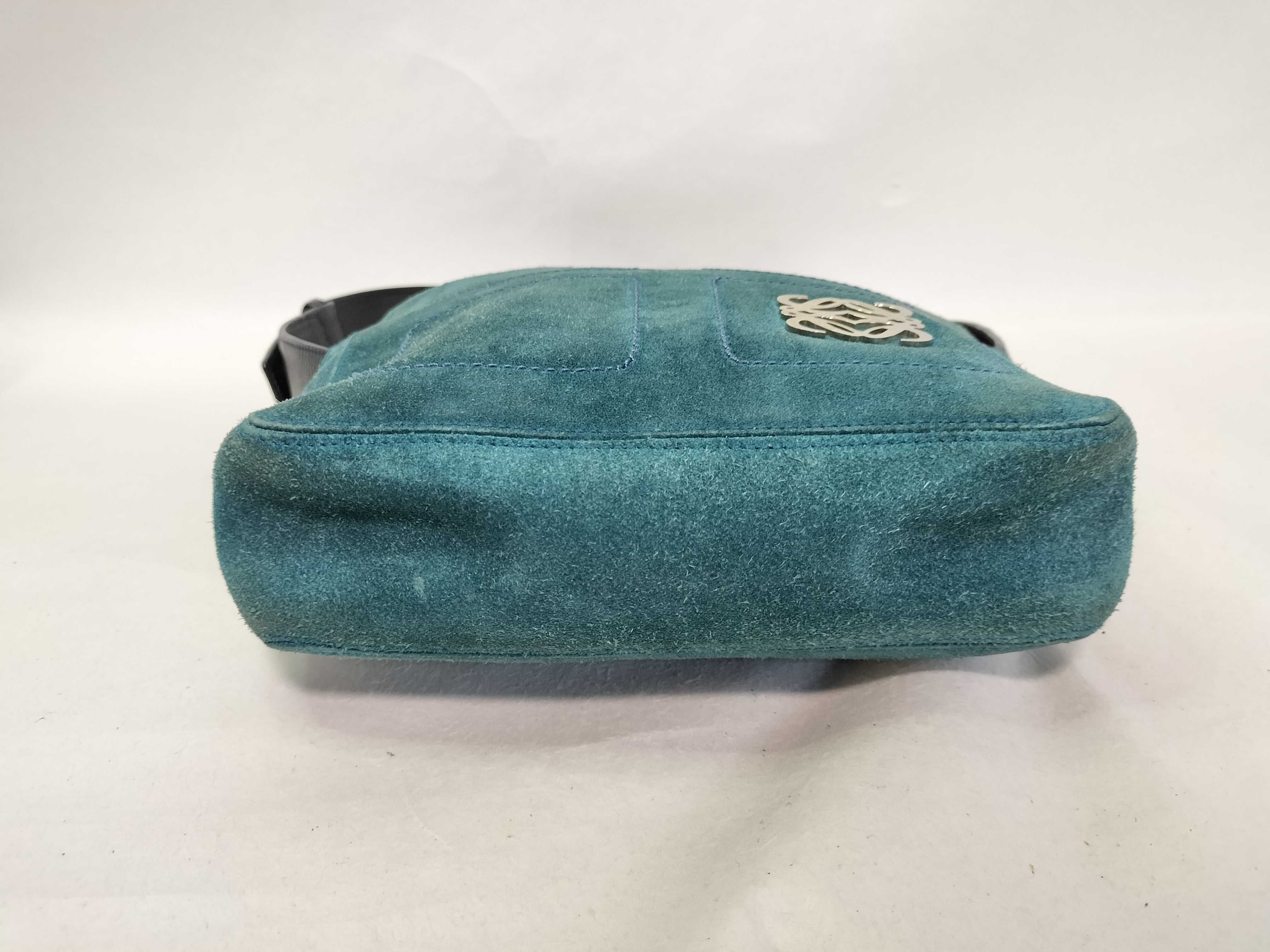 One-Shoulder Suede Shoulder Bag — view 9