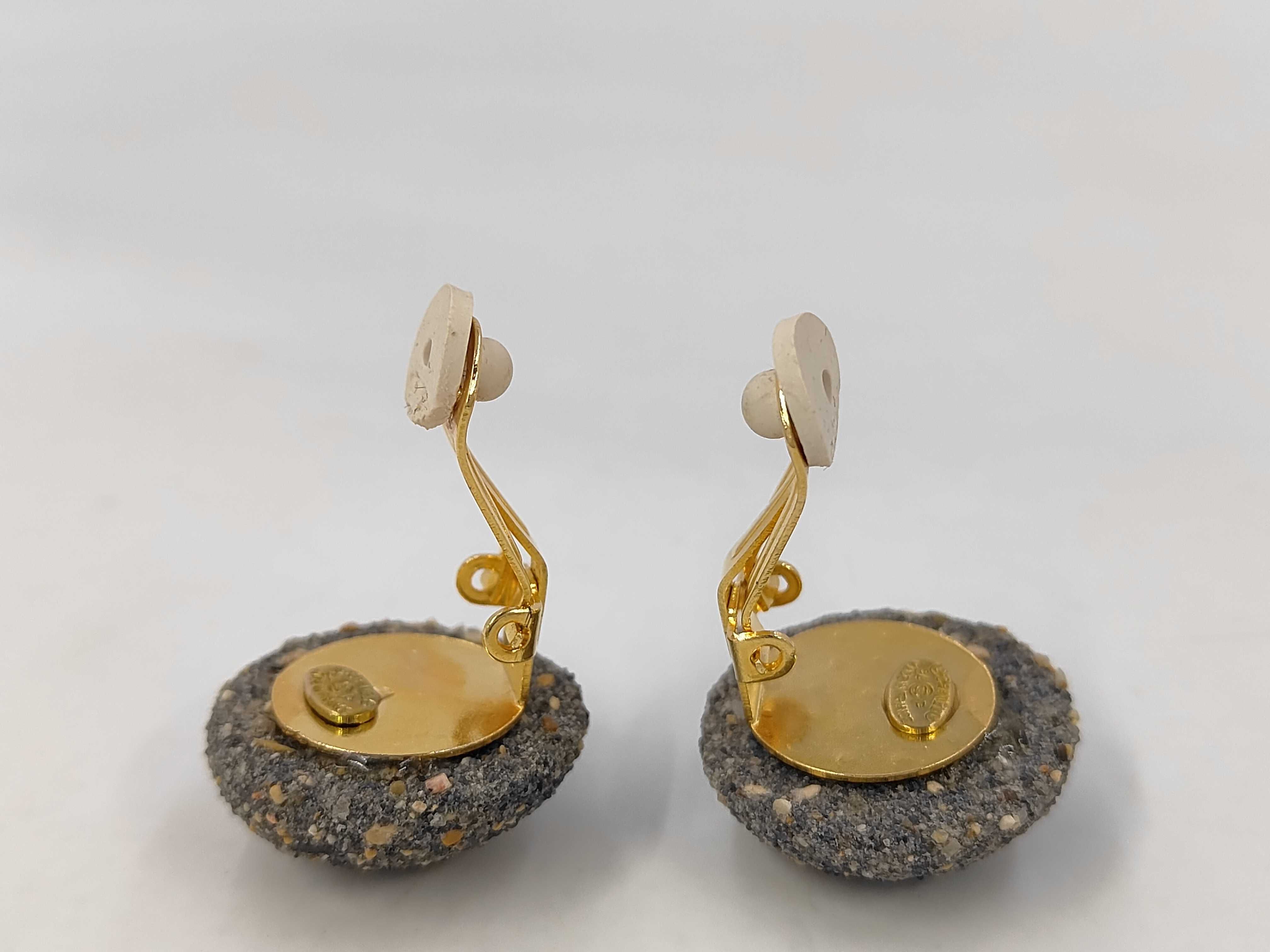 Coco Mark Chanel Coco Mark Stone Round Gray YG Earrings — view 3