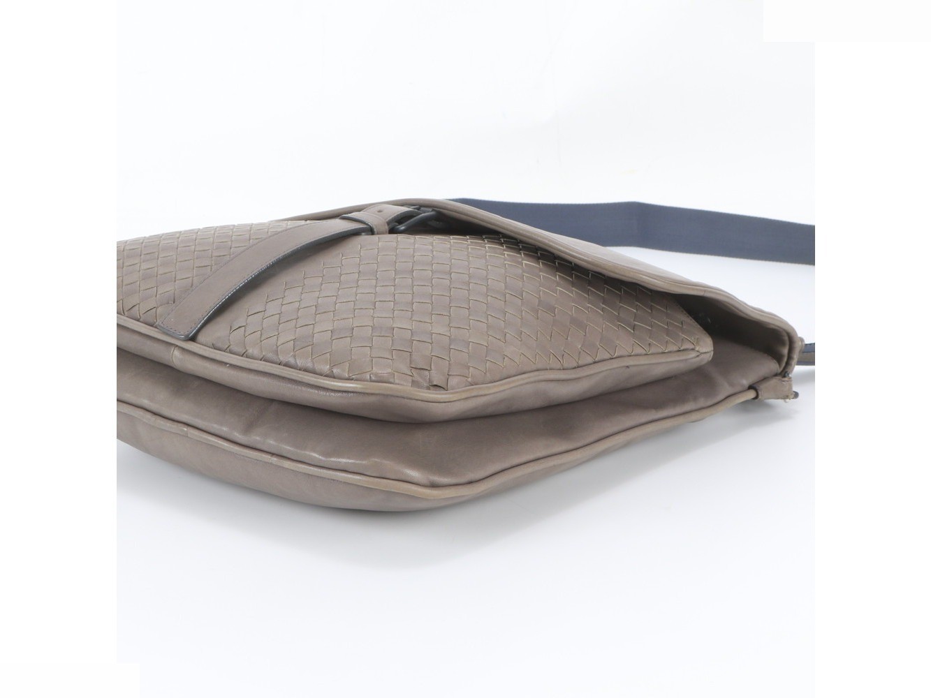 Intrecciato woven leather shoulder bag — view 4