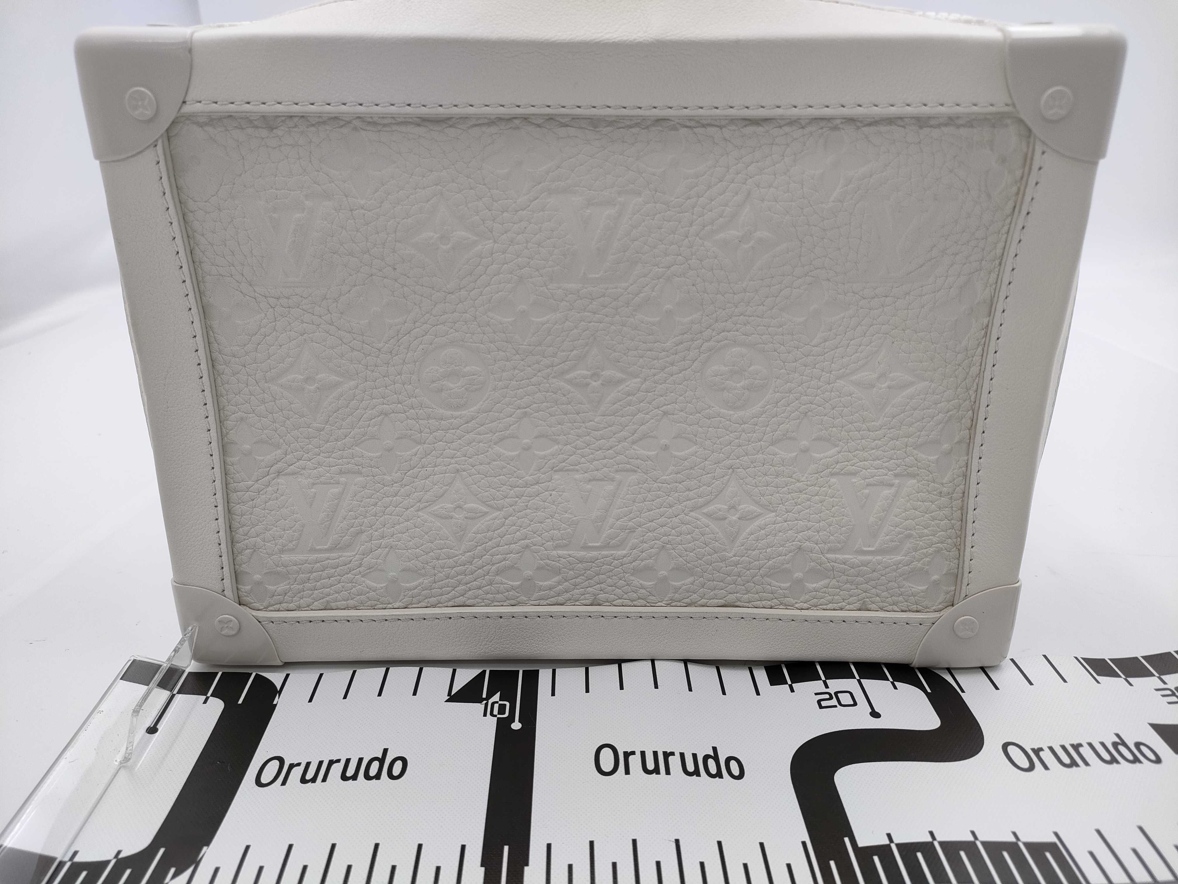 Soft Trunk Shoulder Bag Handbag — view 6
