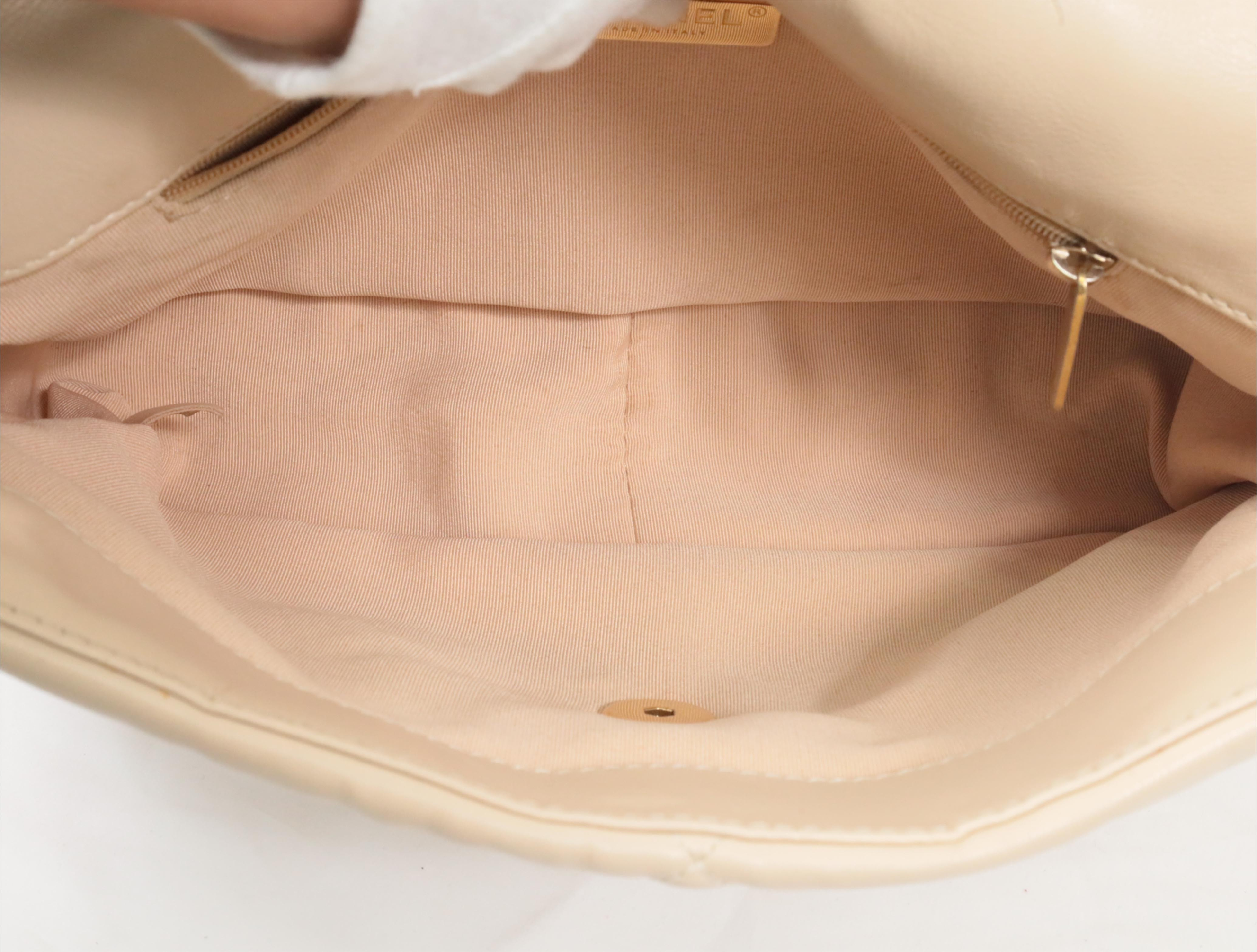 19 Beige Shoulder Bag (Serial Number 28) — view 14
