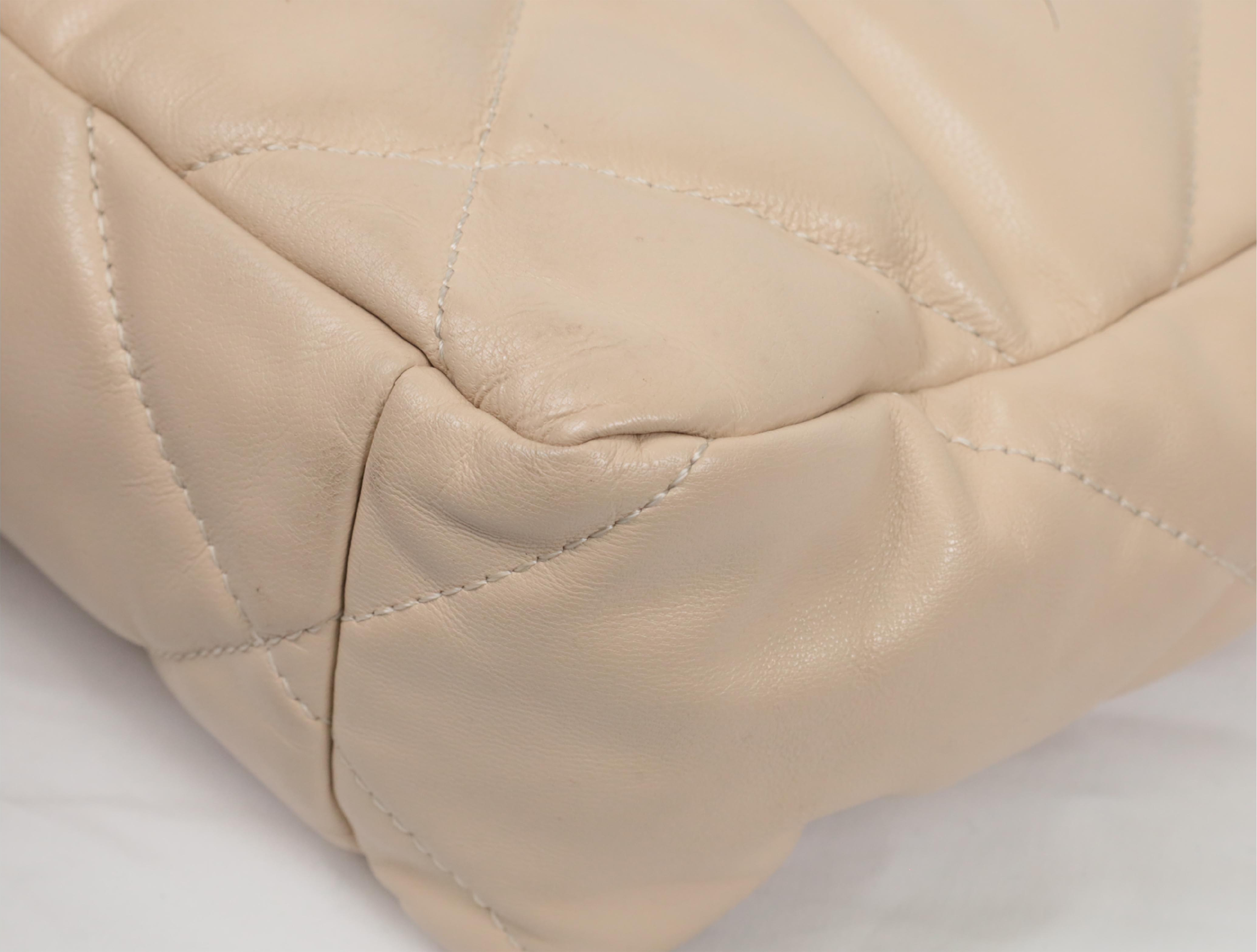 19 Beige Shoulder Bag (Serial Number 28) — view 6
