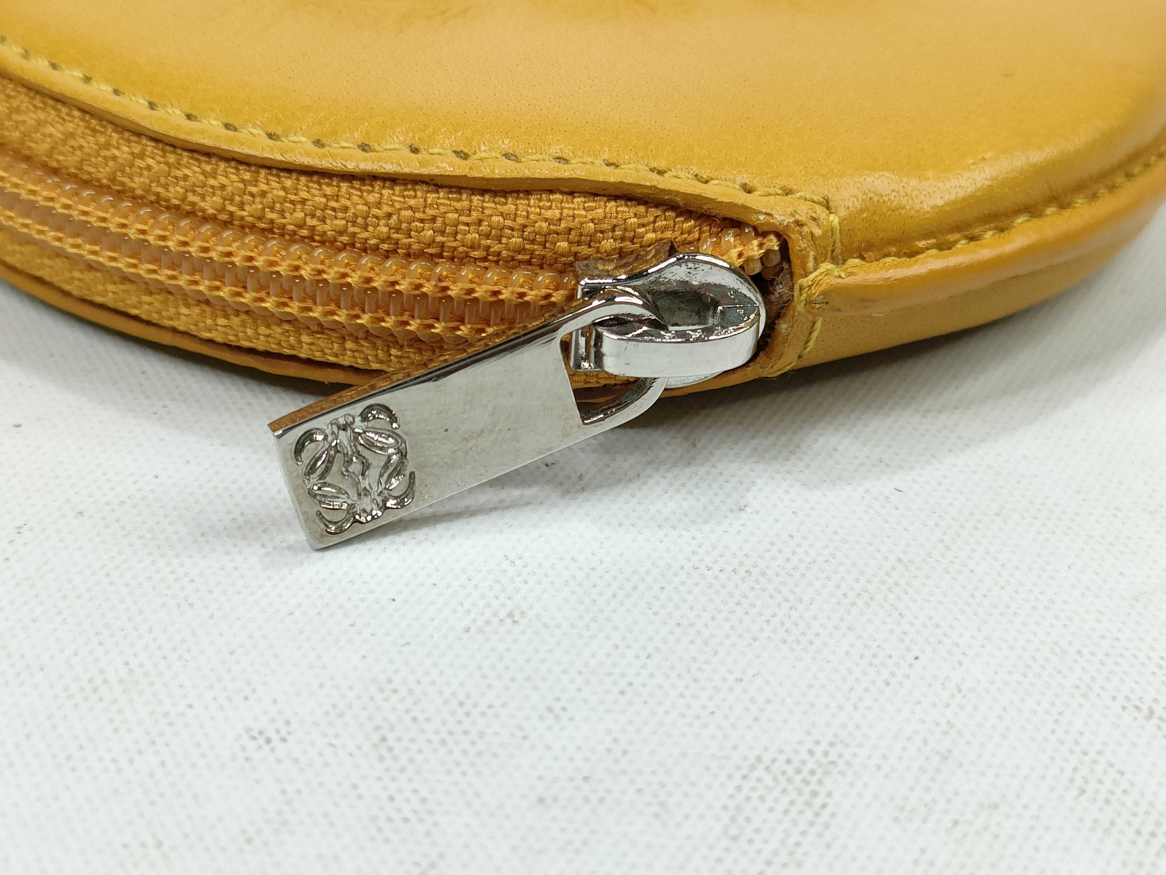 coin case — view 4