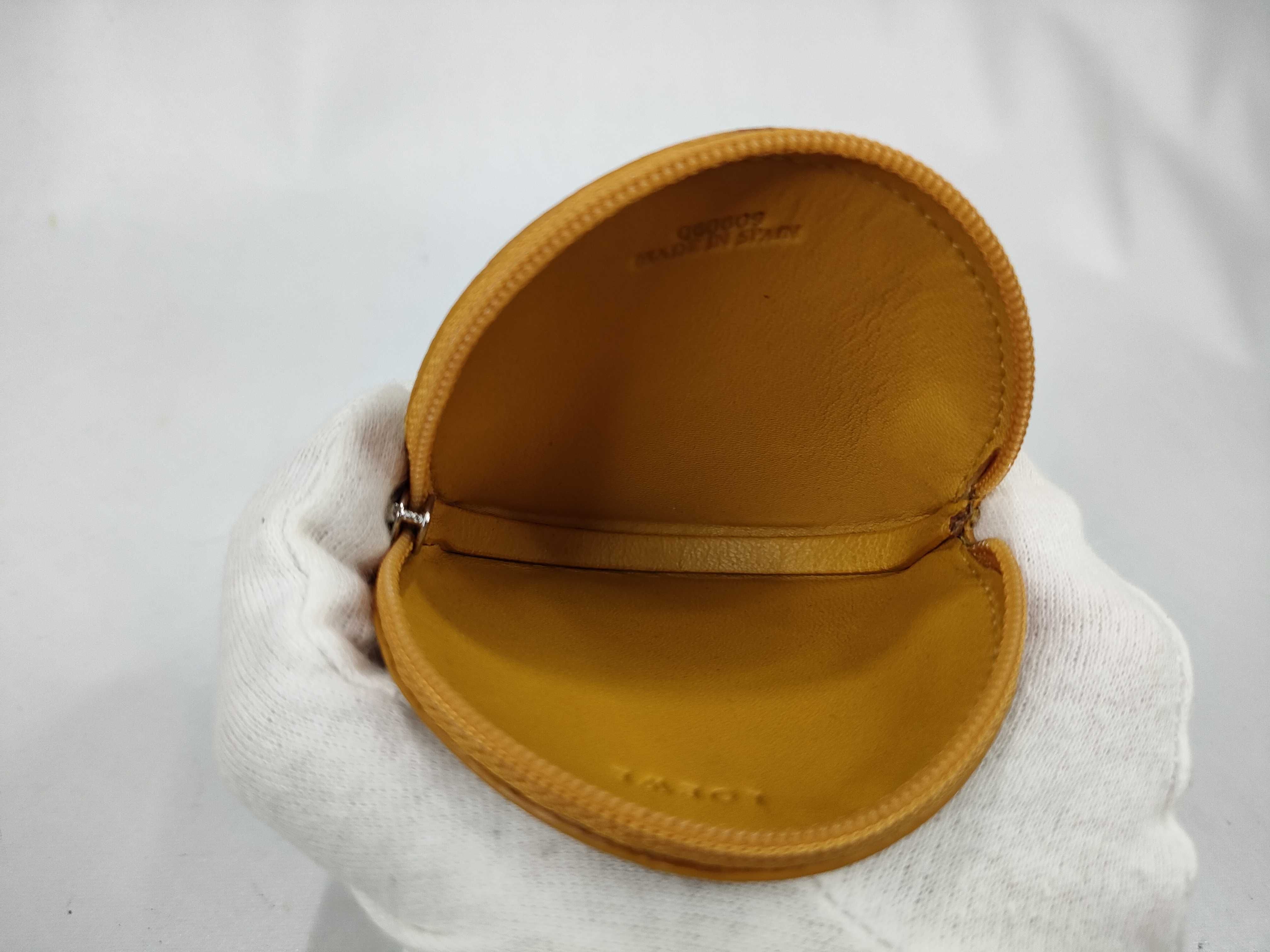 coin case — view 6