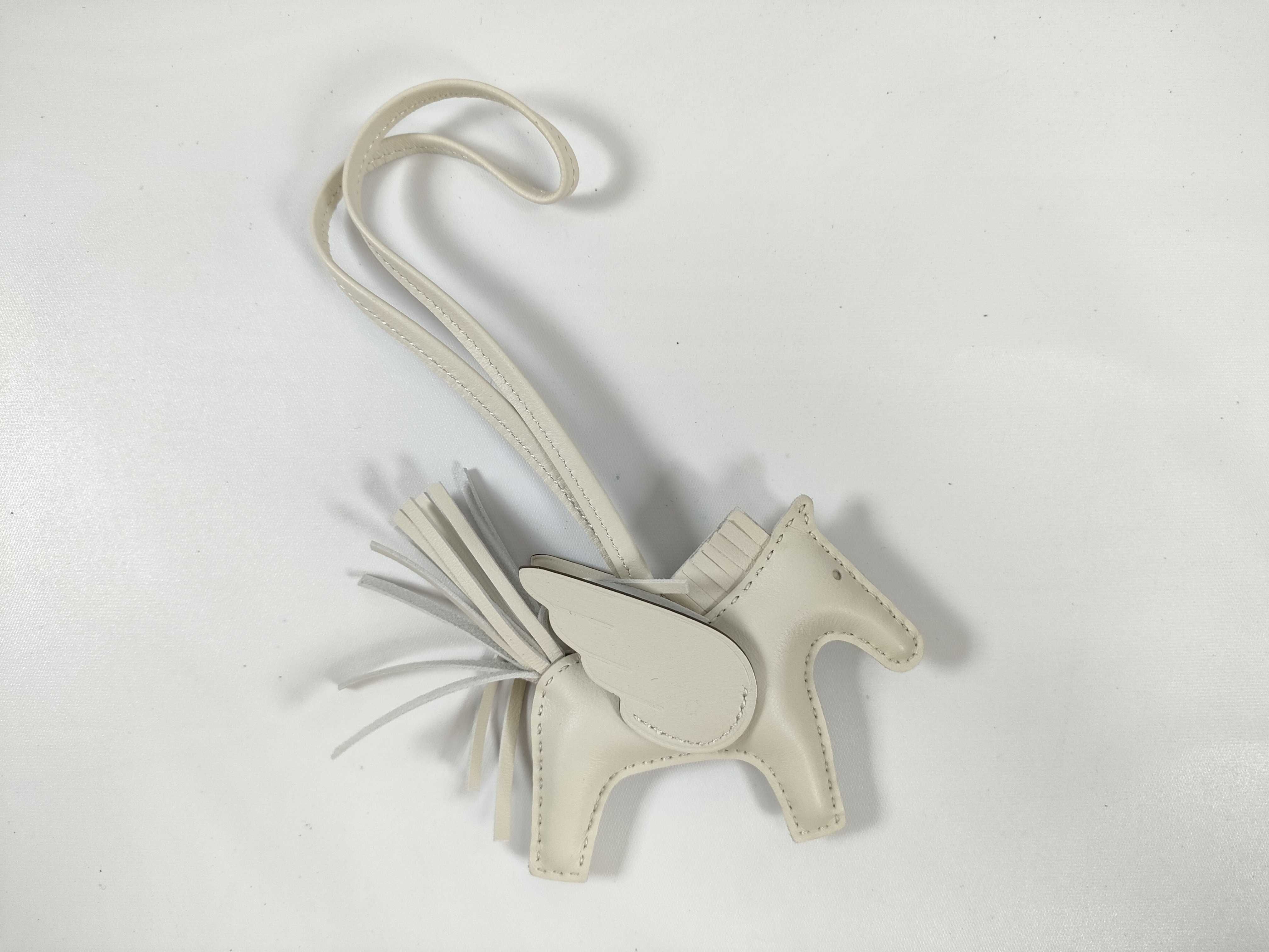 K stamp Rodeo Pegasus White Key Case/Keychain — view 2