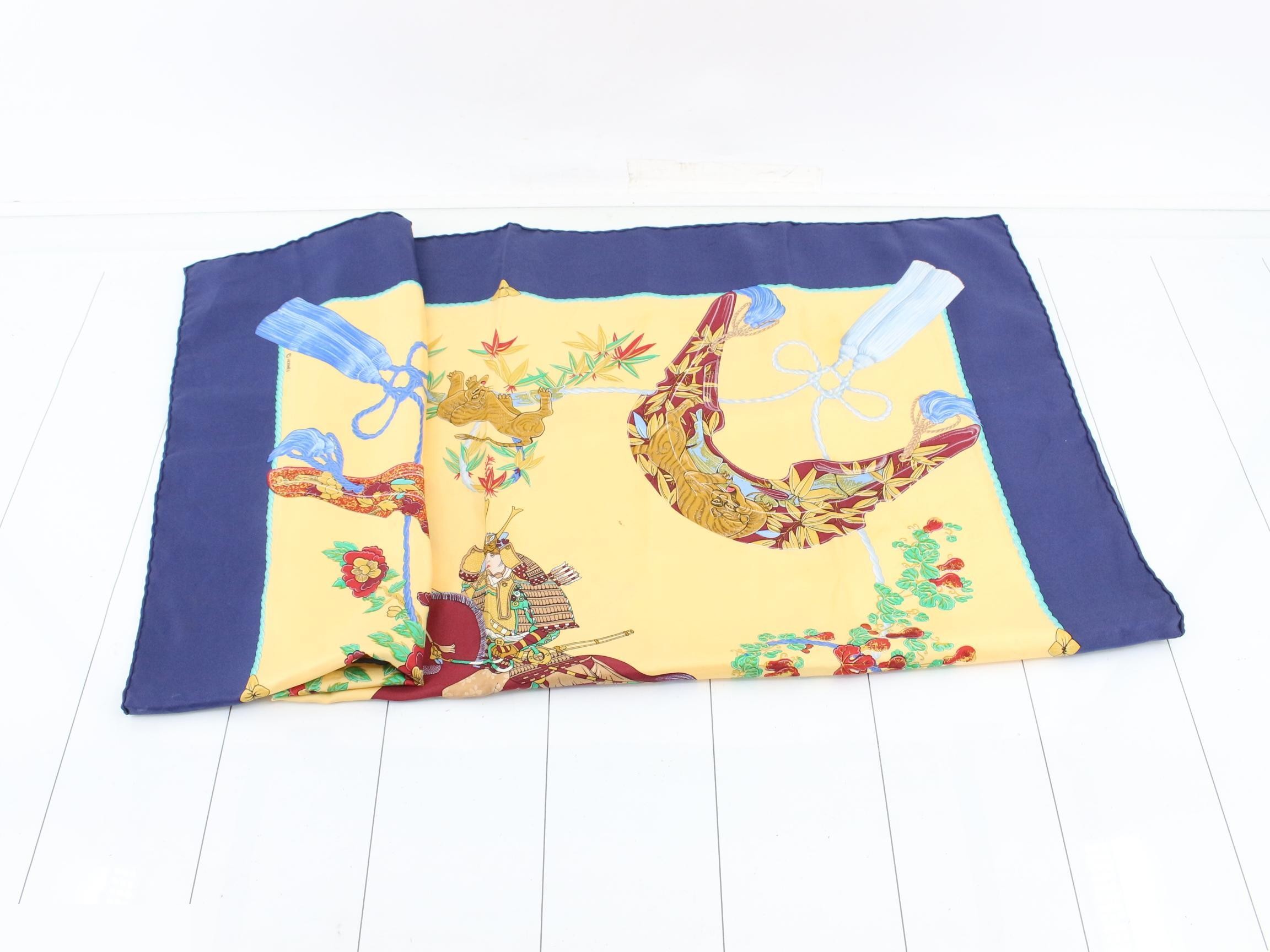 scarf — view 3