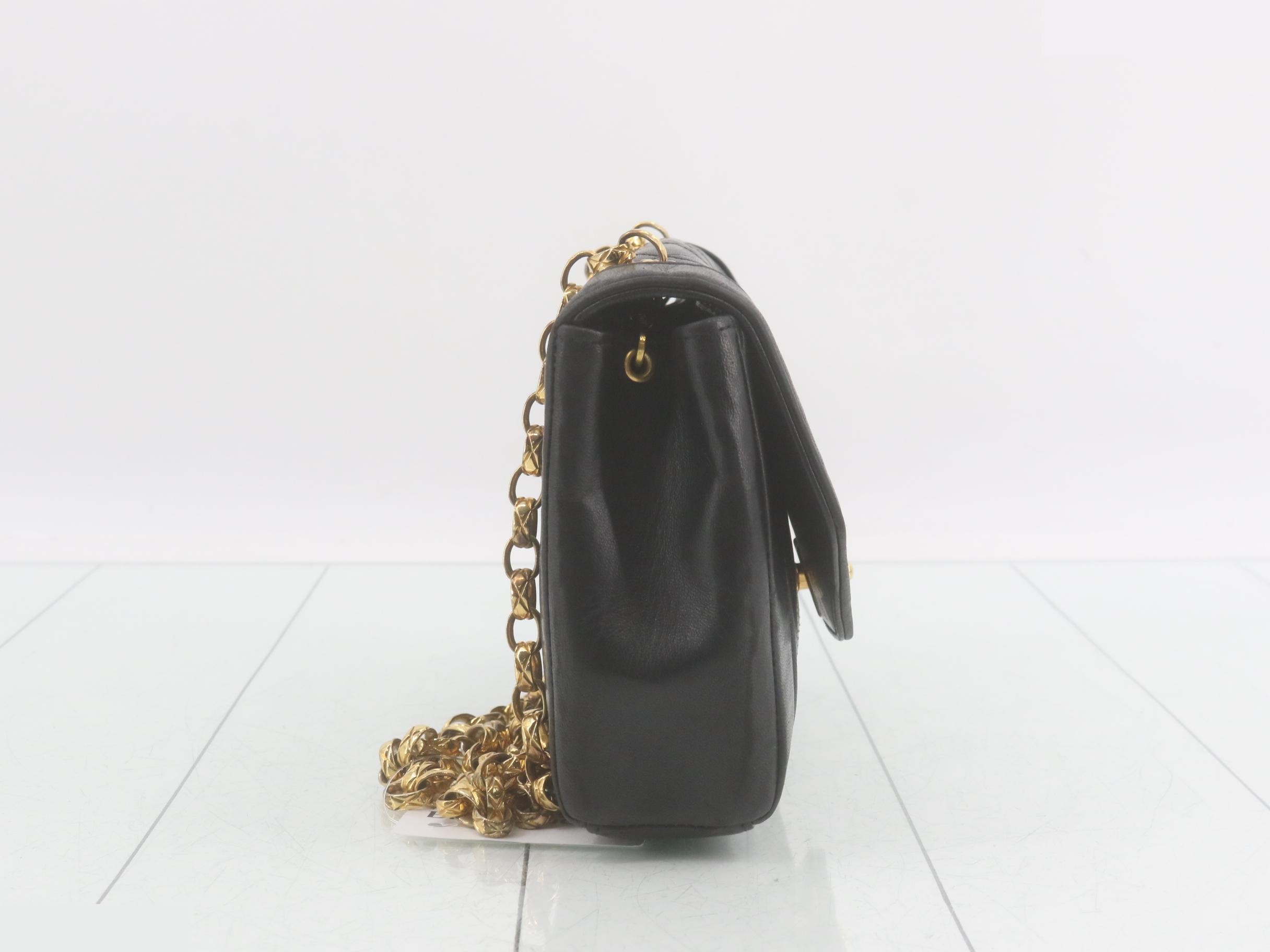 Double flap shoulder bag, unit #1 — view 4