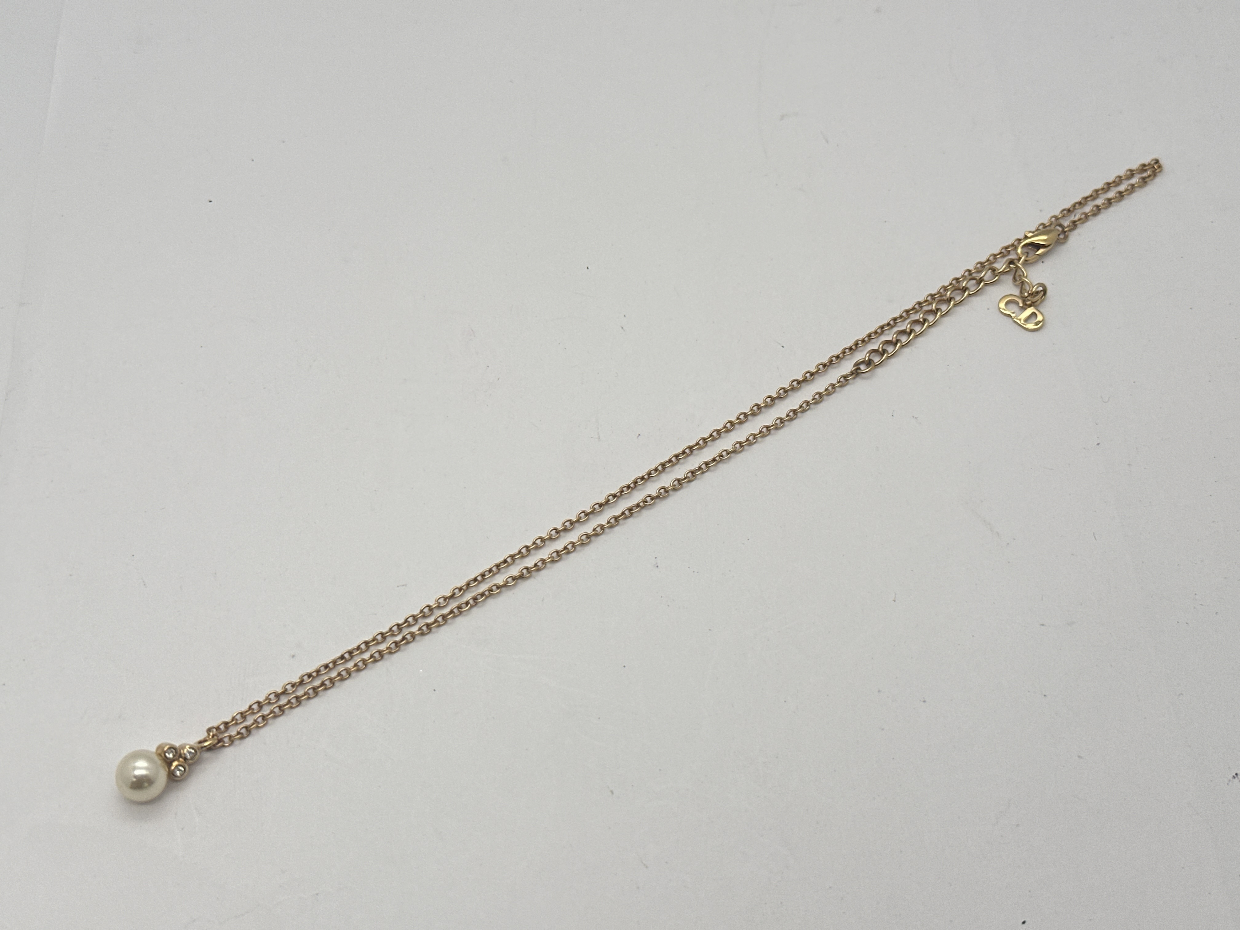 pearl necklace — view 2