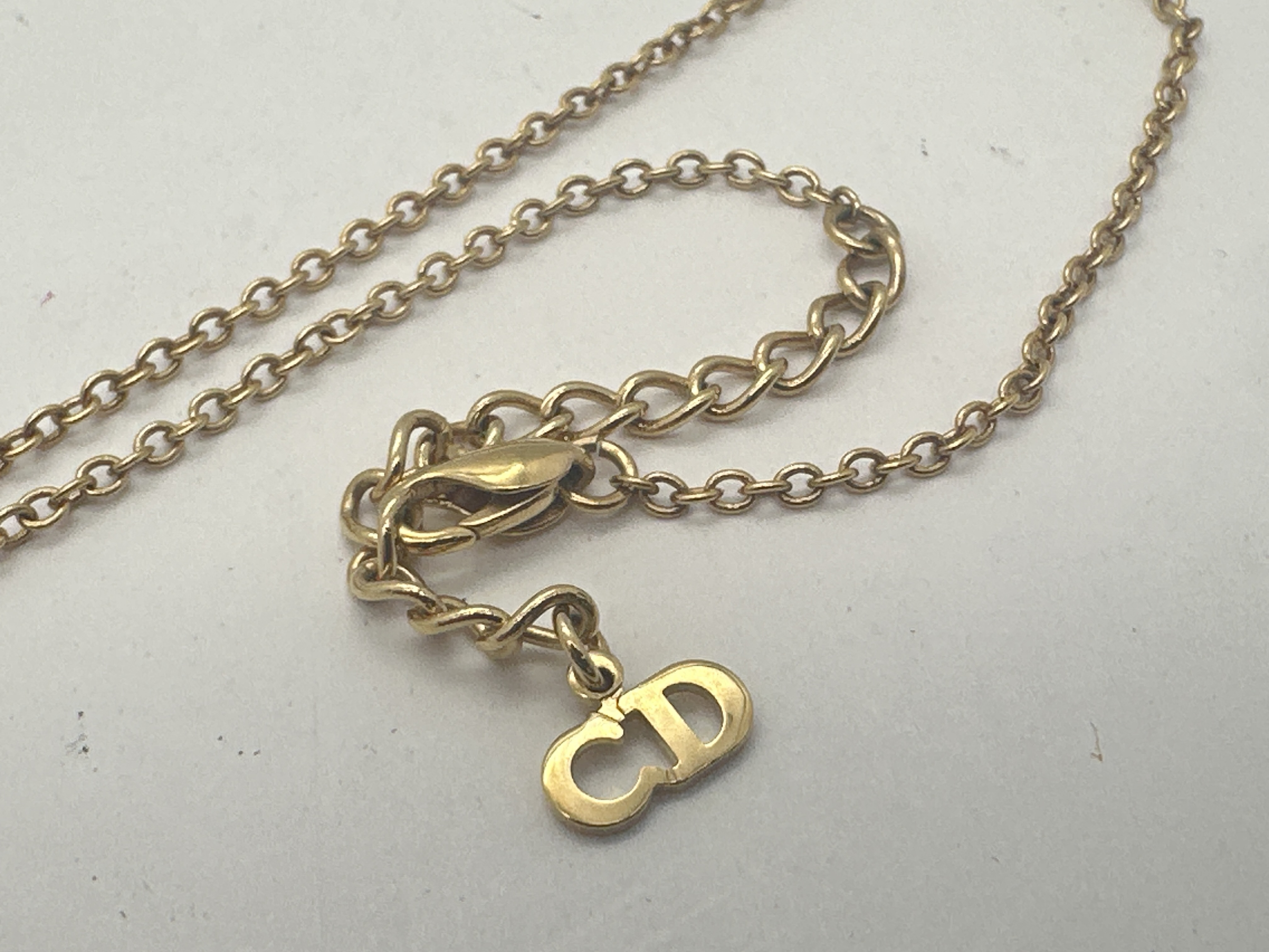 pearl necklace — view 3
