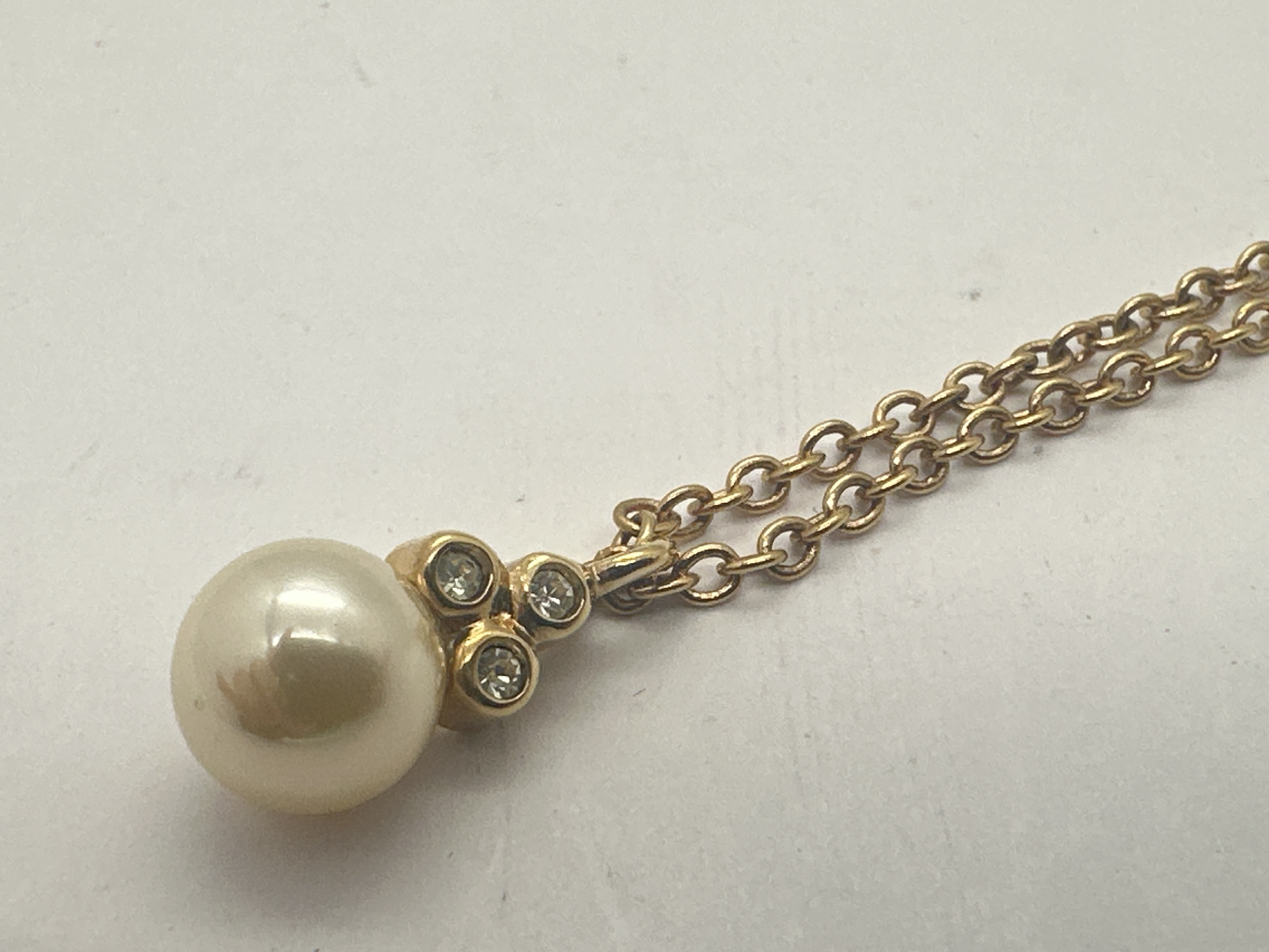 pearl necklace — view 4