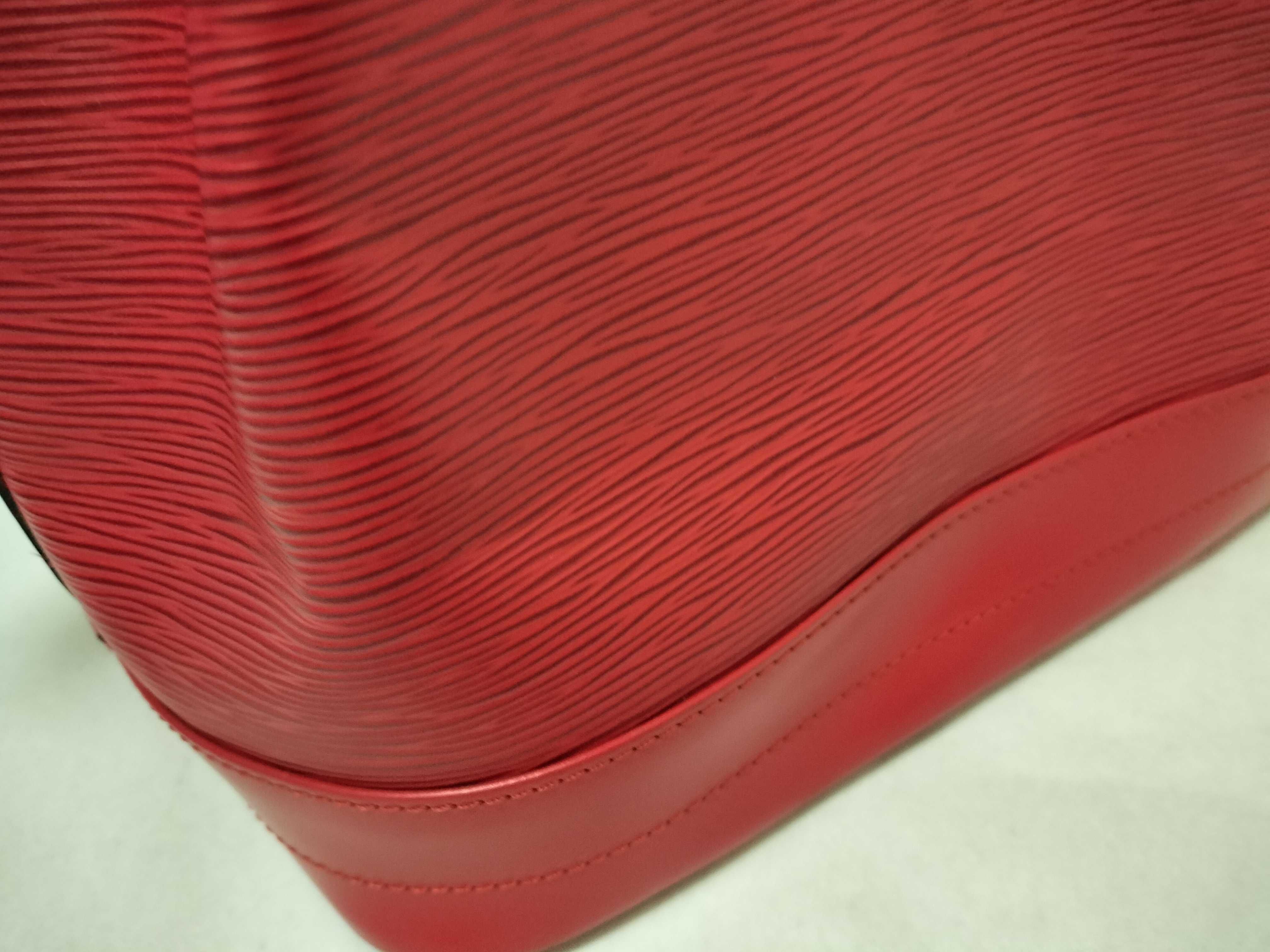 Epi Noe Shoulder Bag — view 15