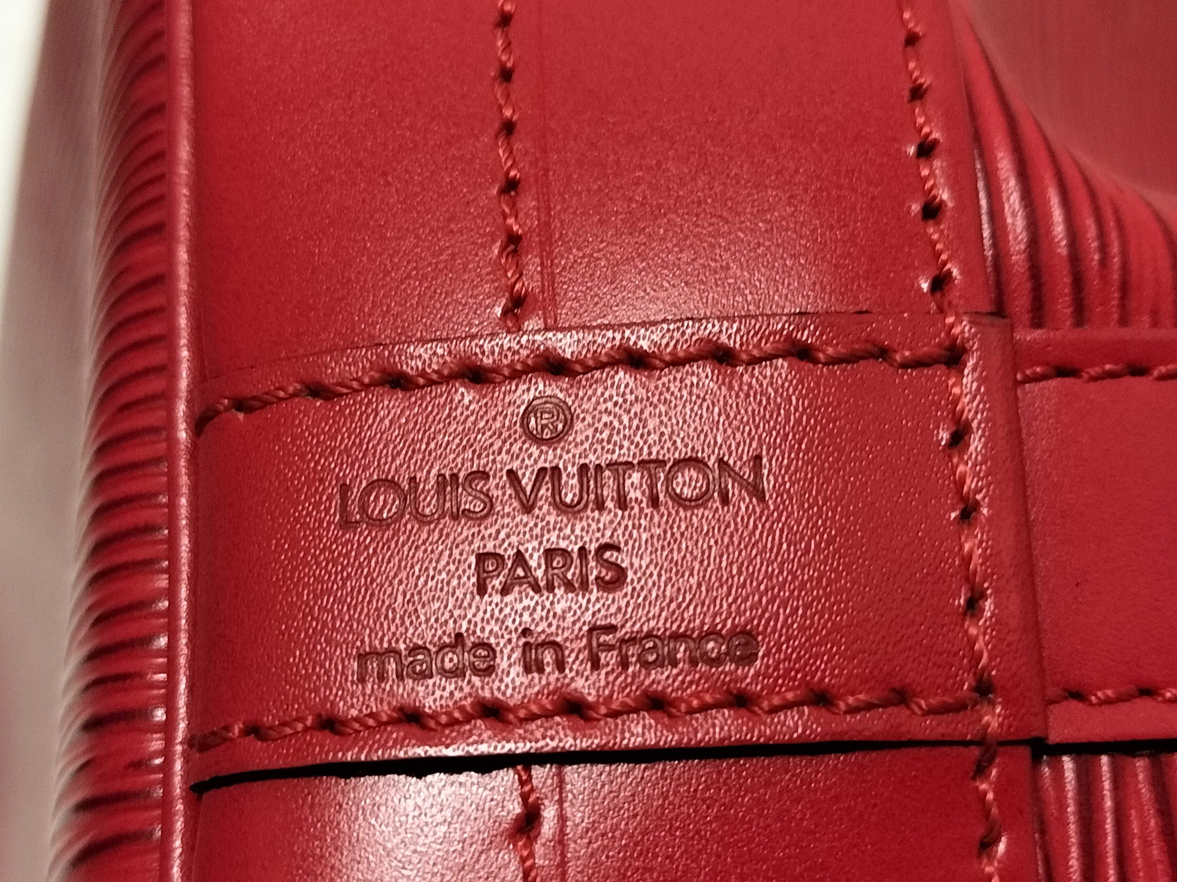 Epi Noe Shoulder Bag — view 10