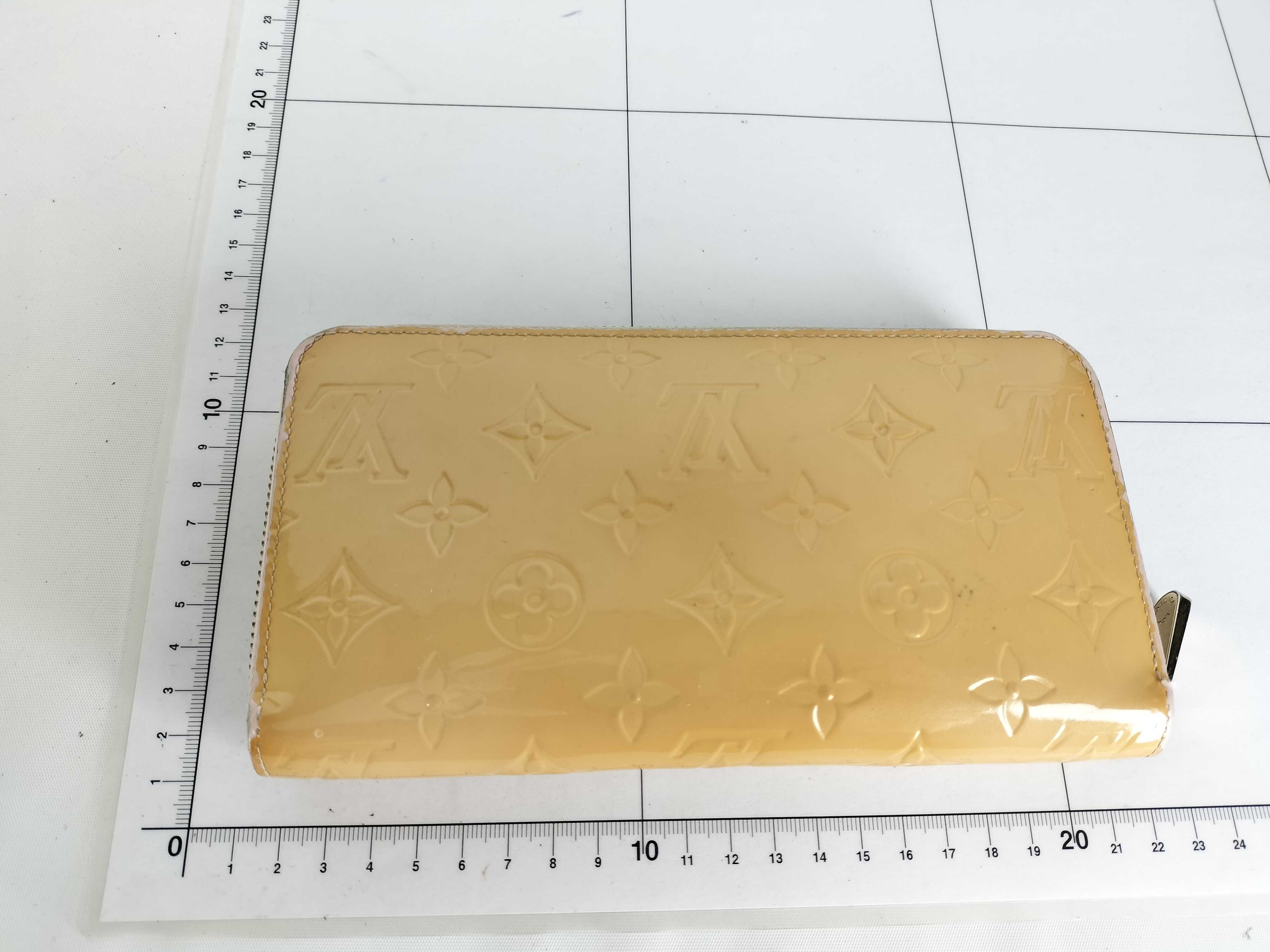 Vernis Round Zip Wallet — view 11