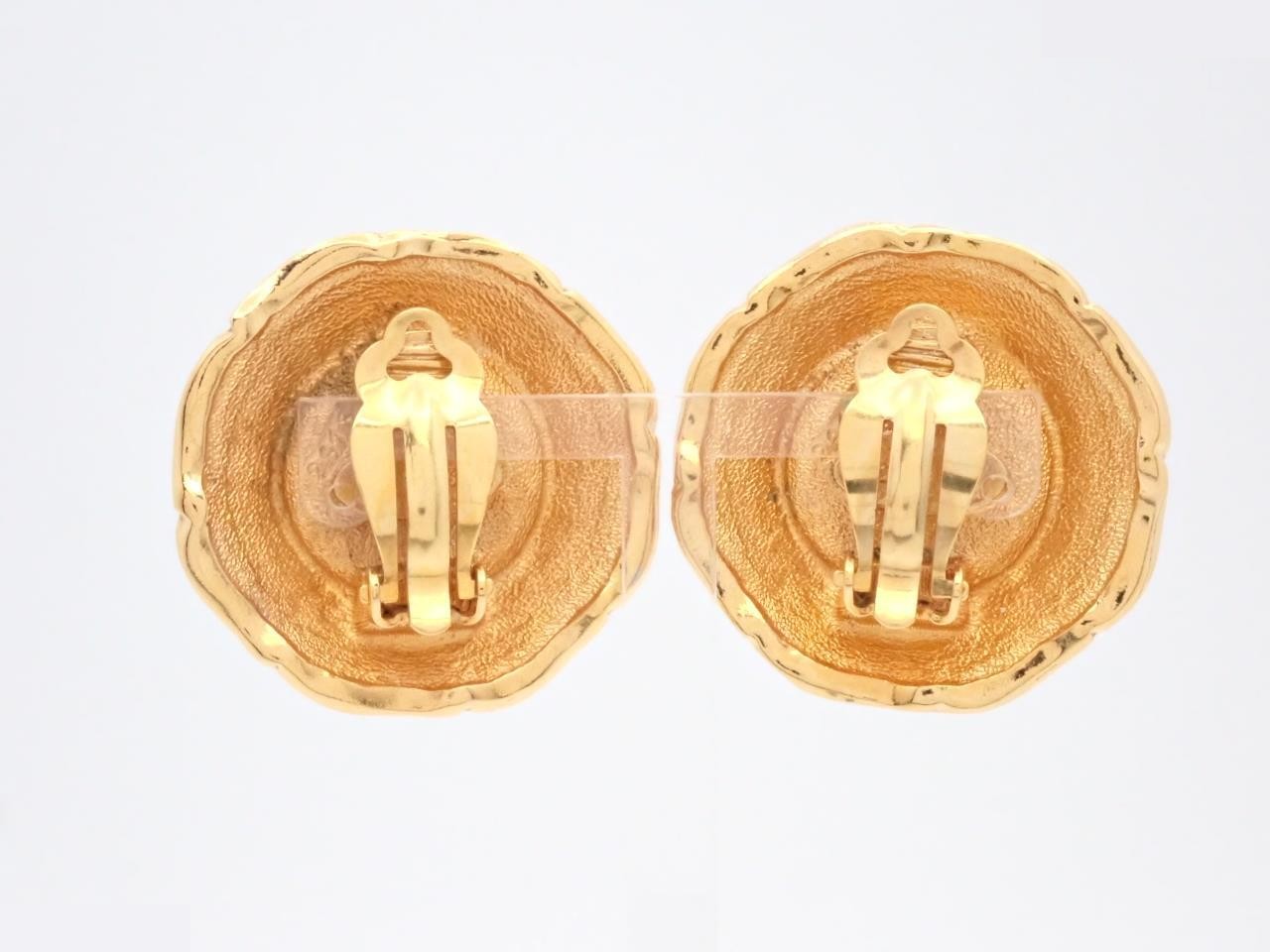 round earrings — view 2
