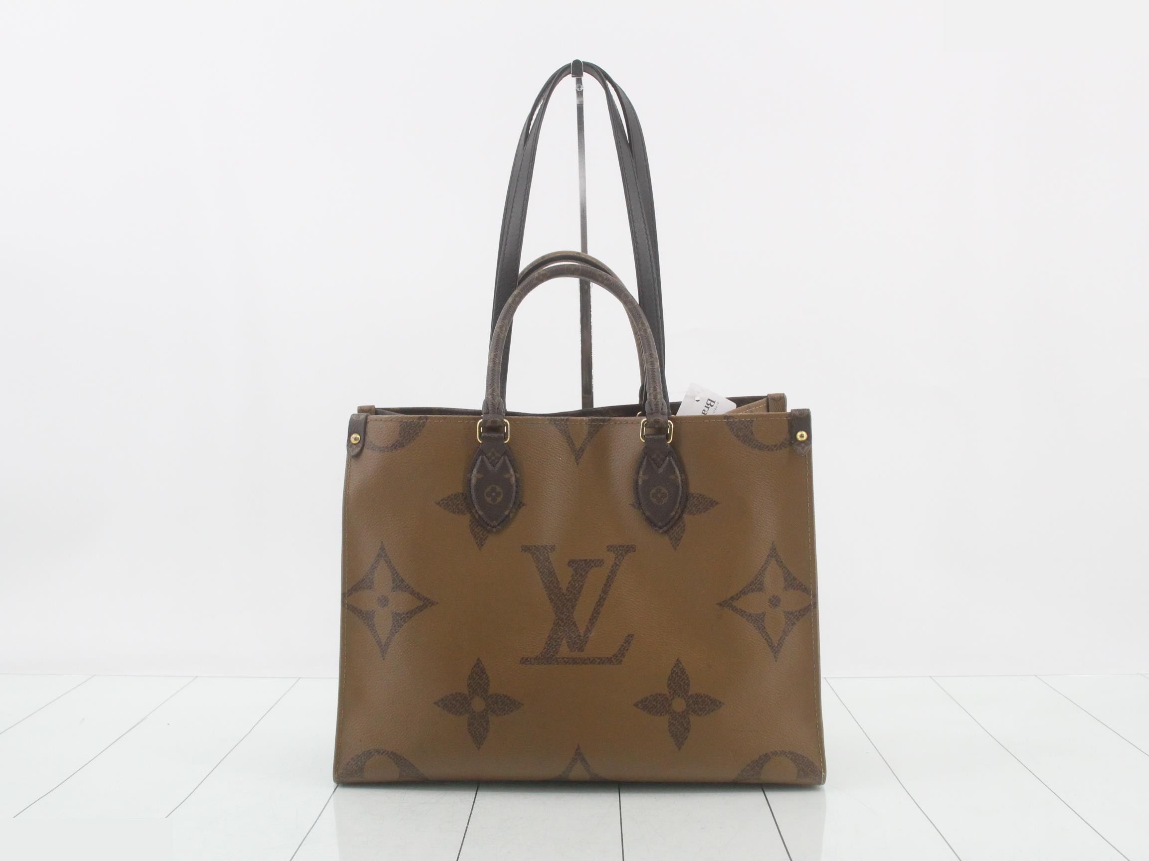 Monogram Giant Reverse OnTheGo MM 2-Way Tote Bag — view 2