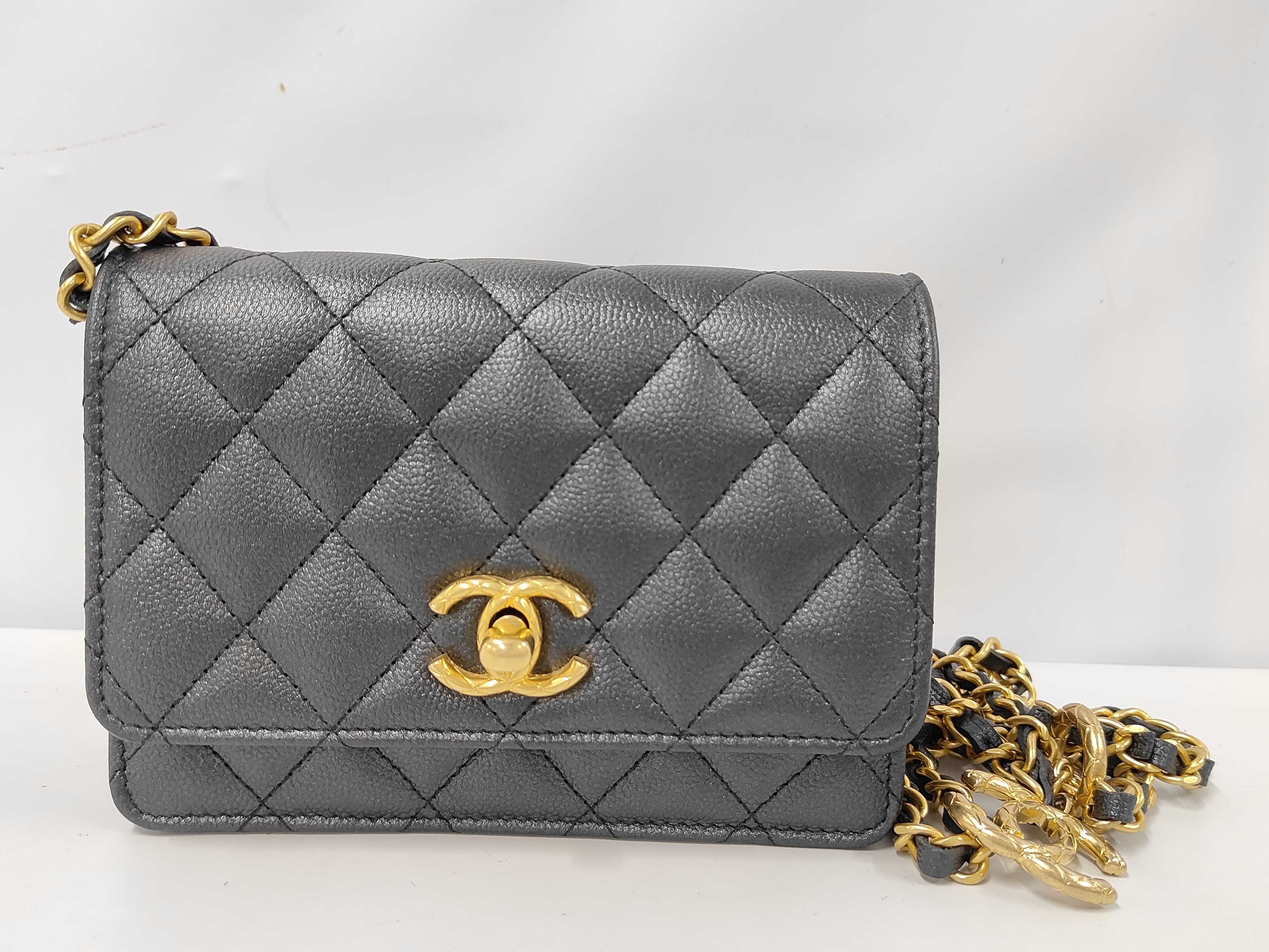 Caviar Skin Matelassé Chain Shoulder Bag