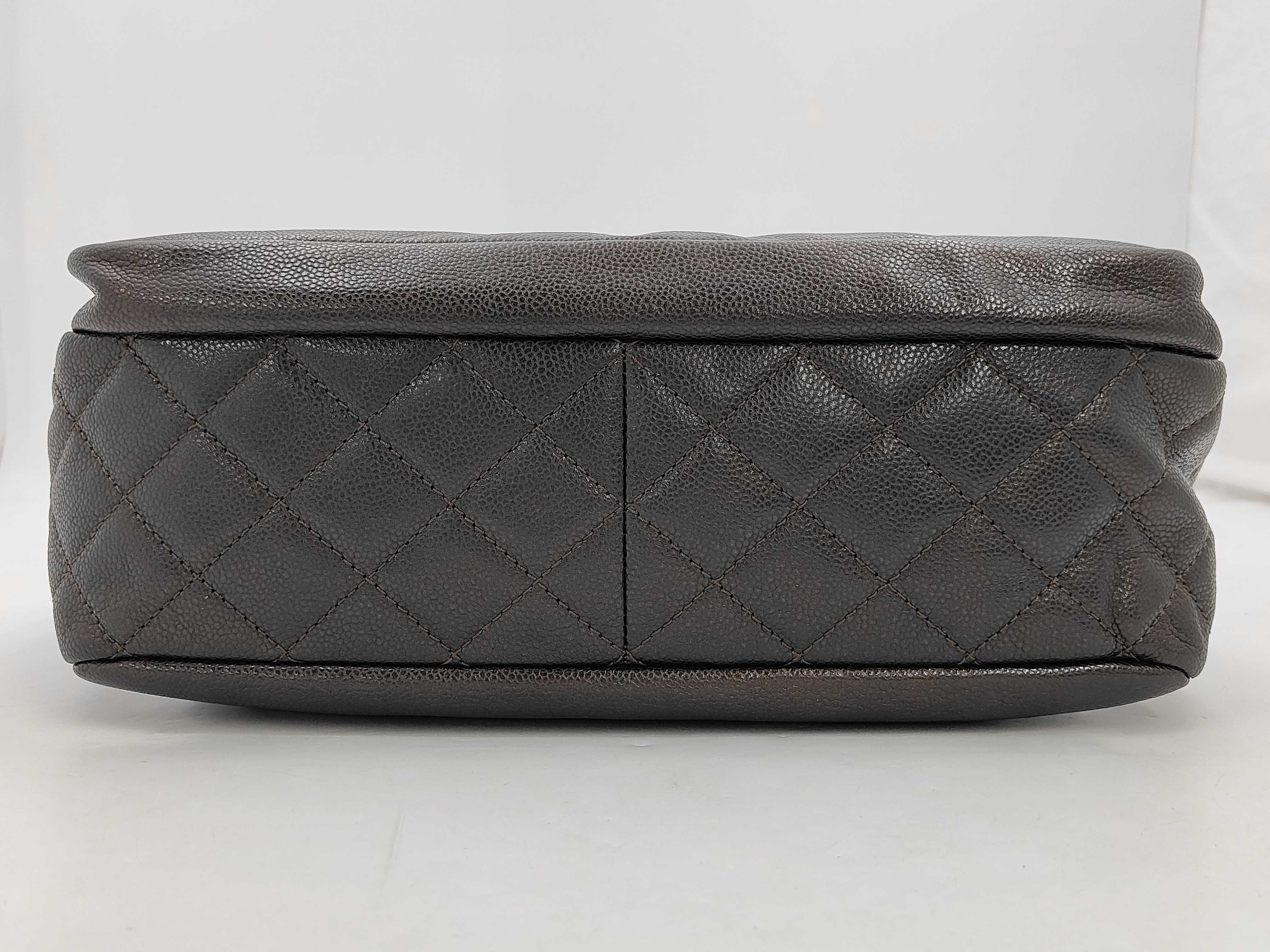 PH - Large Luxe Ligne Bowler Shoulder Bag Leather Dark Brown Tote Bag — view 7