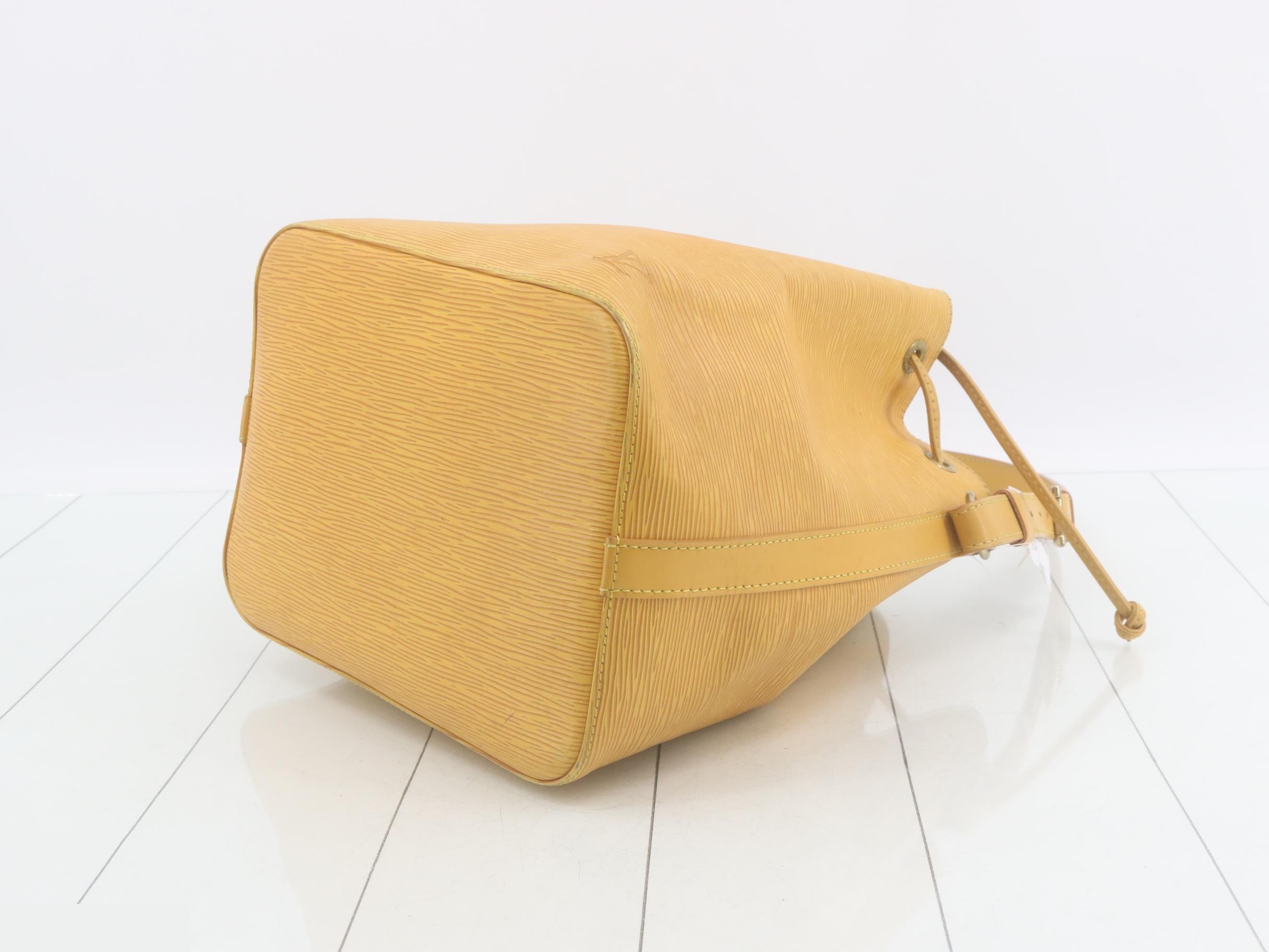 Epi Shoulder Bag Petit Noe — view 6