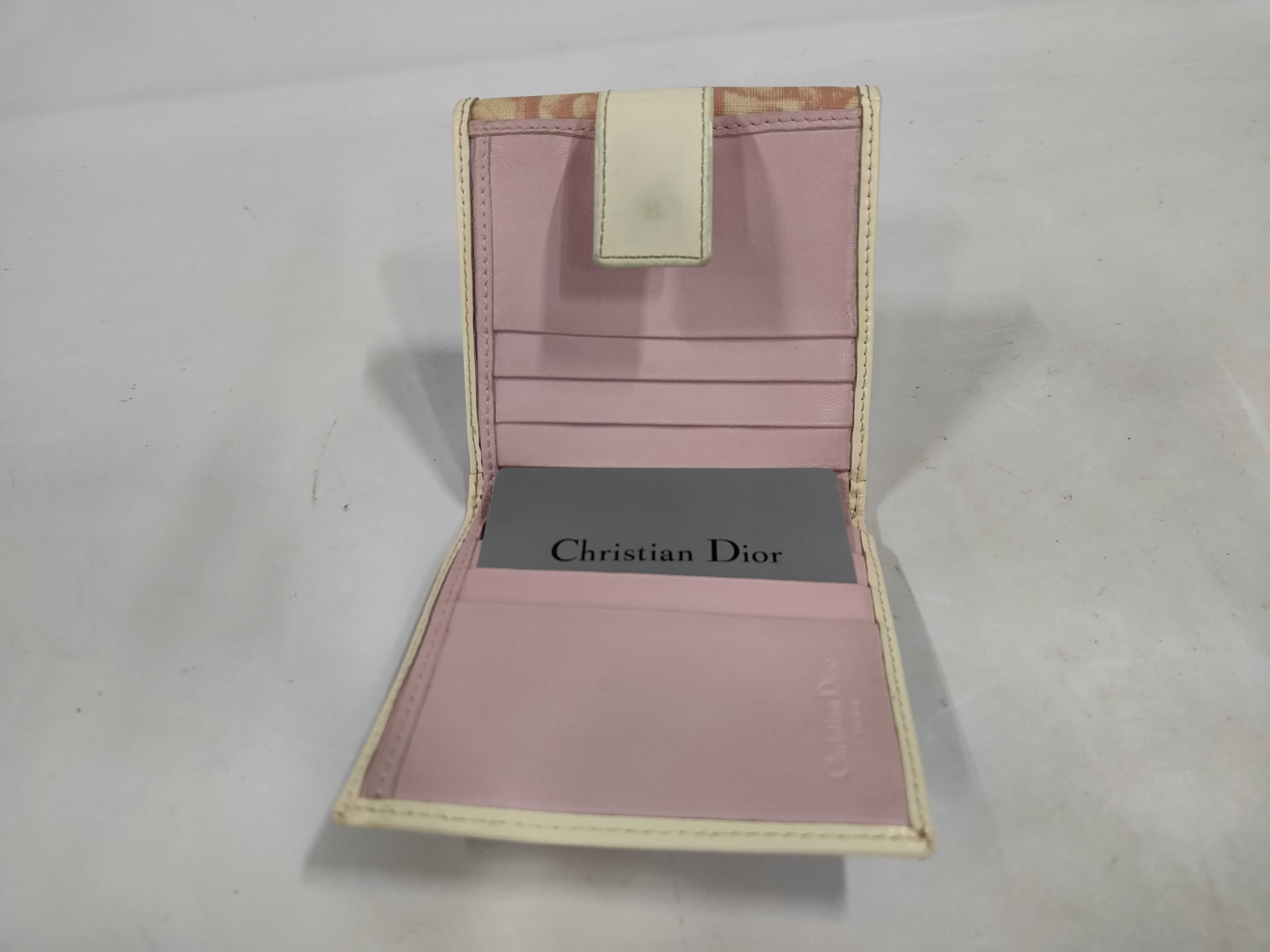 pouch/wallet set and other accessories — view 6
