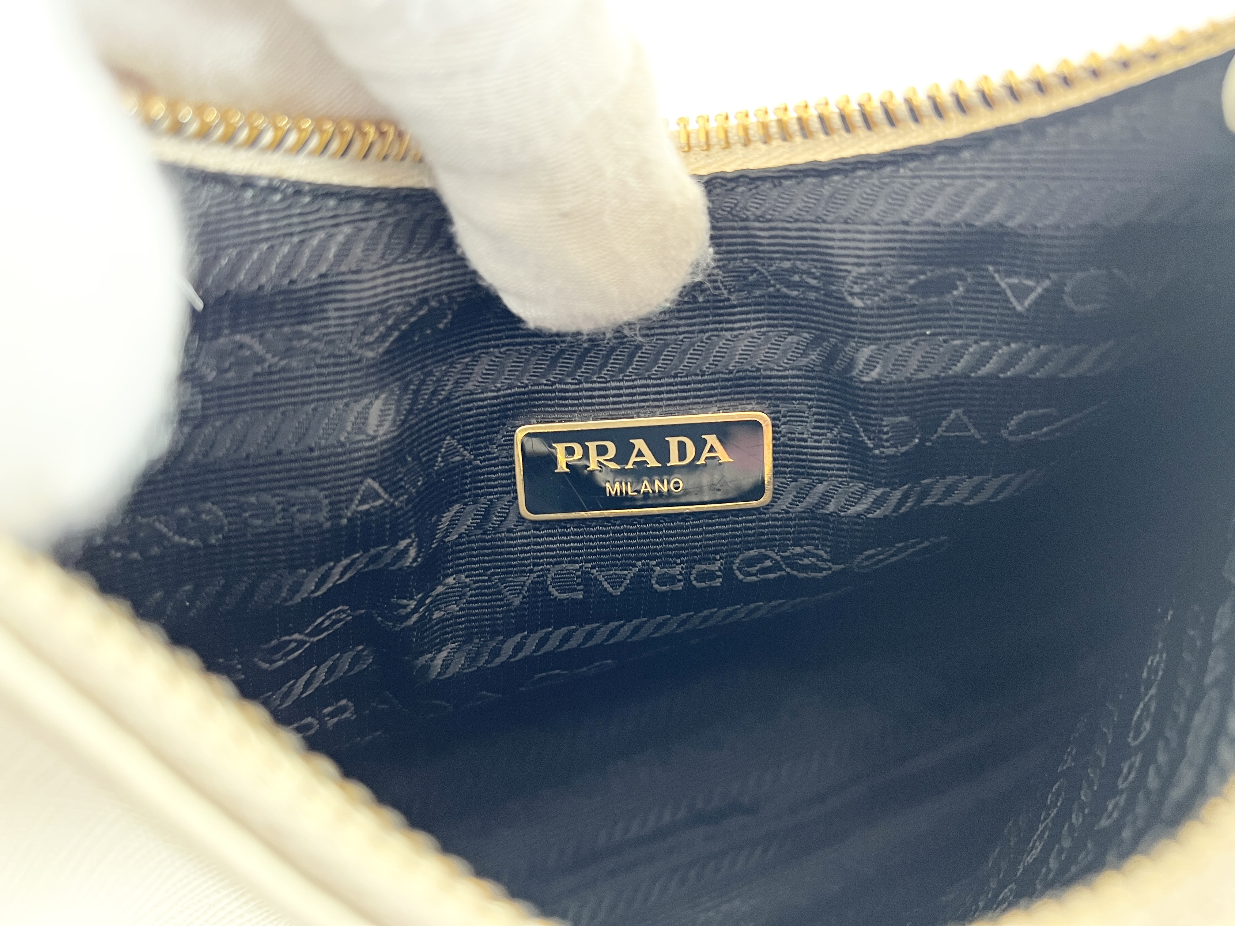 Re-Edition Saffiano Hobo Moon Leather Triangle Logo 2-Way Chain Shoulder Bag with Pouch — view 6