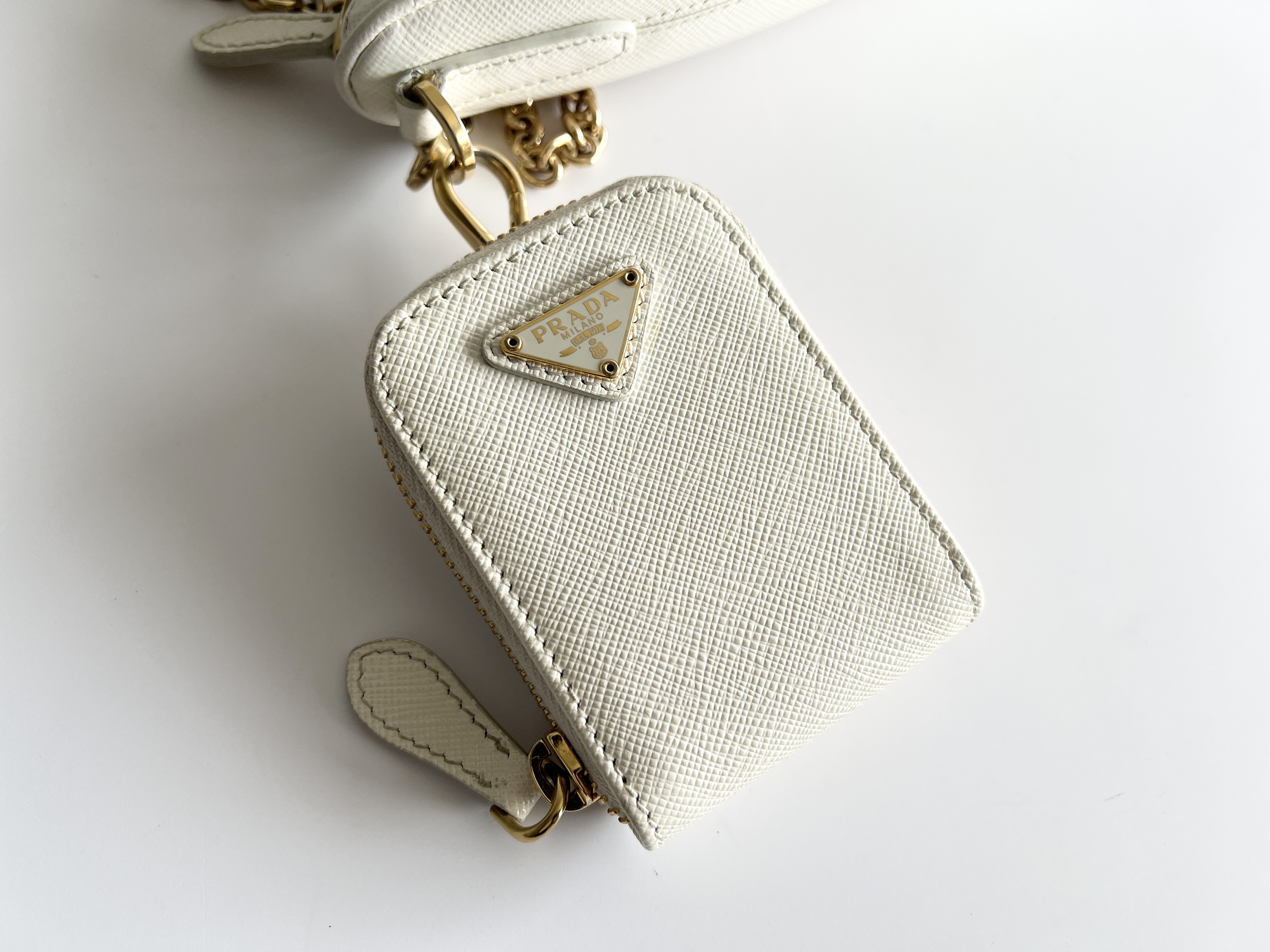 Re-Edition Saffiano Hobo Moon Leather Triangle Logo 2-Way Chain Shoulder Bag with Pouch — view 10