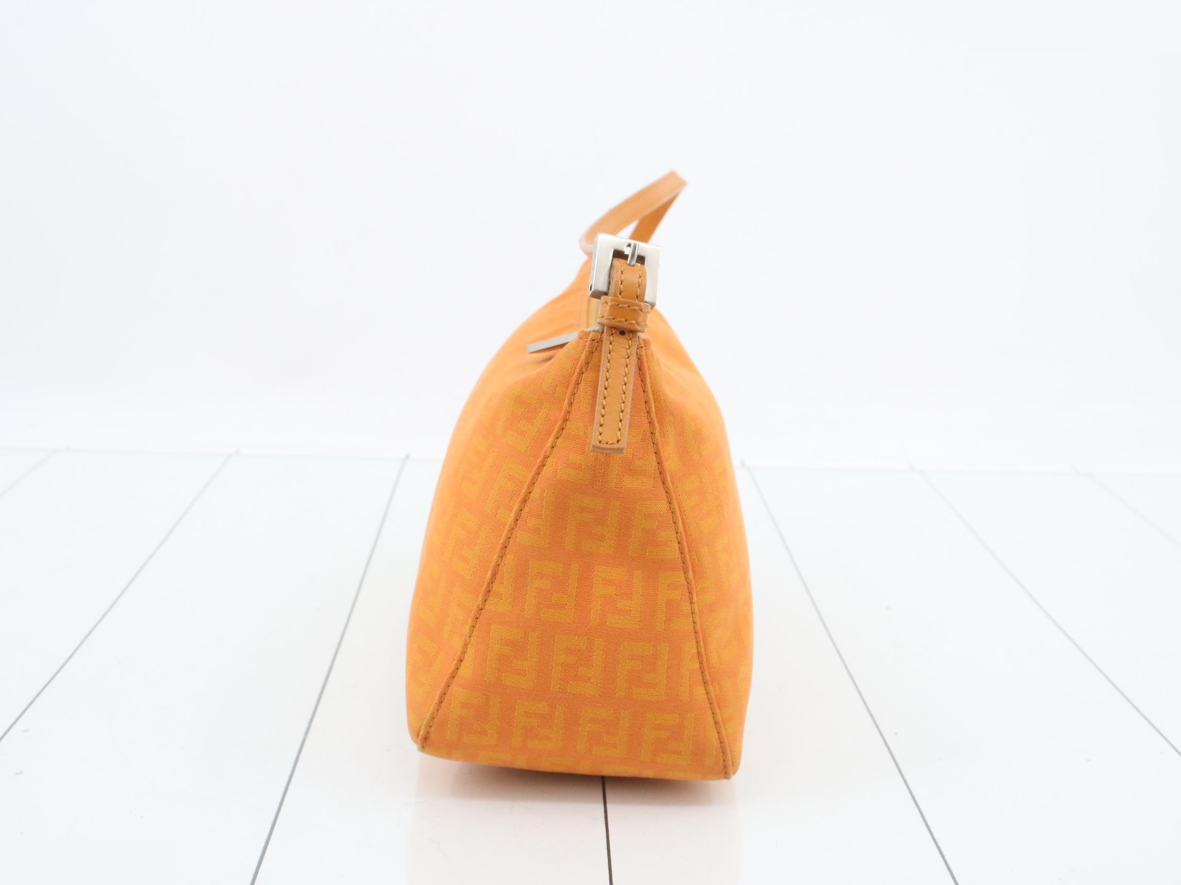 handbag — view 4