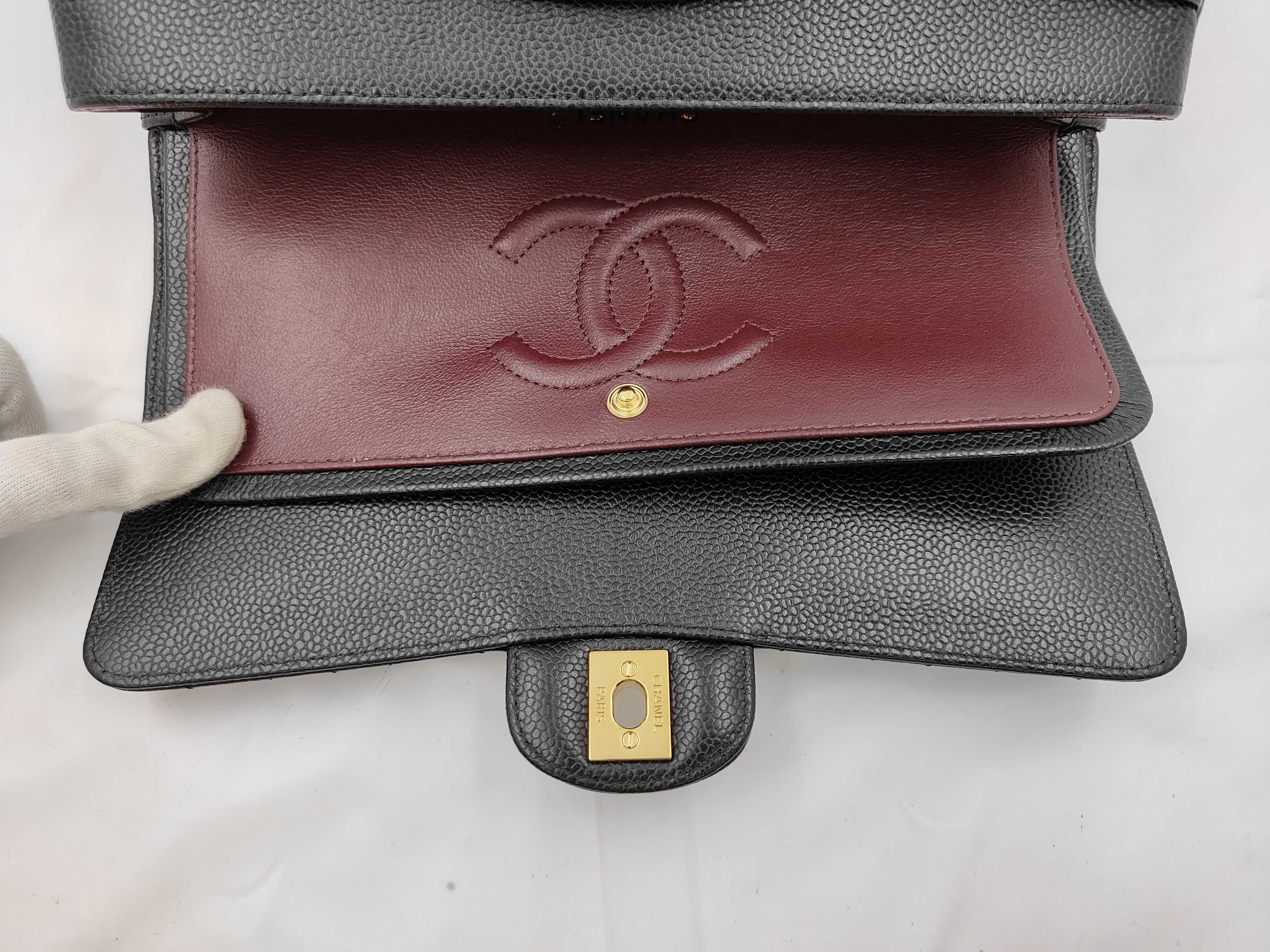 Matelassé 25 Double Flap Caviar Black Chain Shoulder Bag — view 8