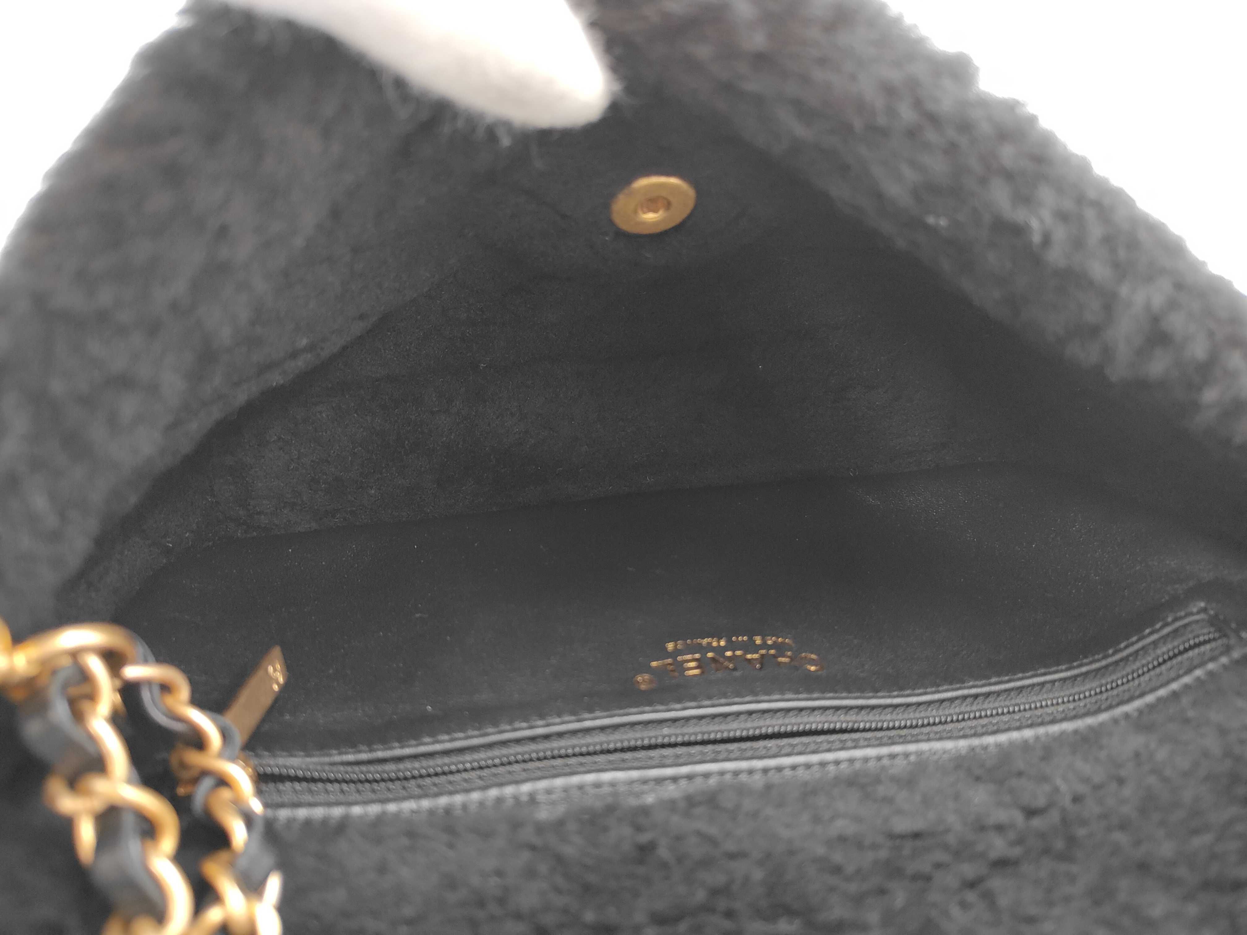 Lambskin x Fur Black Flap Bag RFID Shoulder Bag — view 10