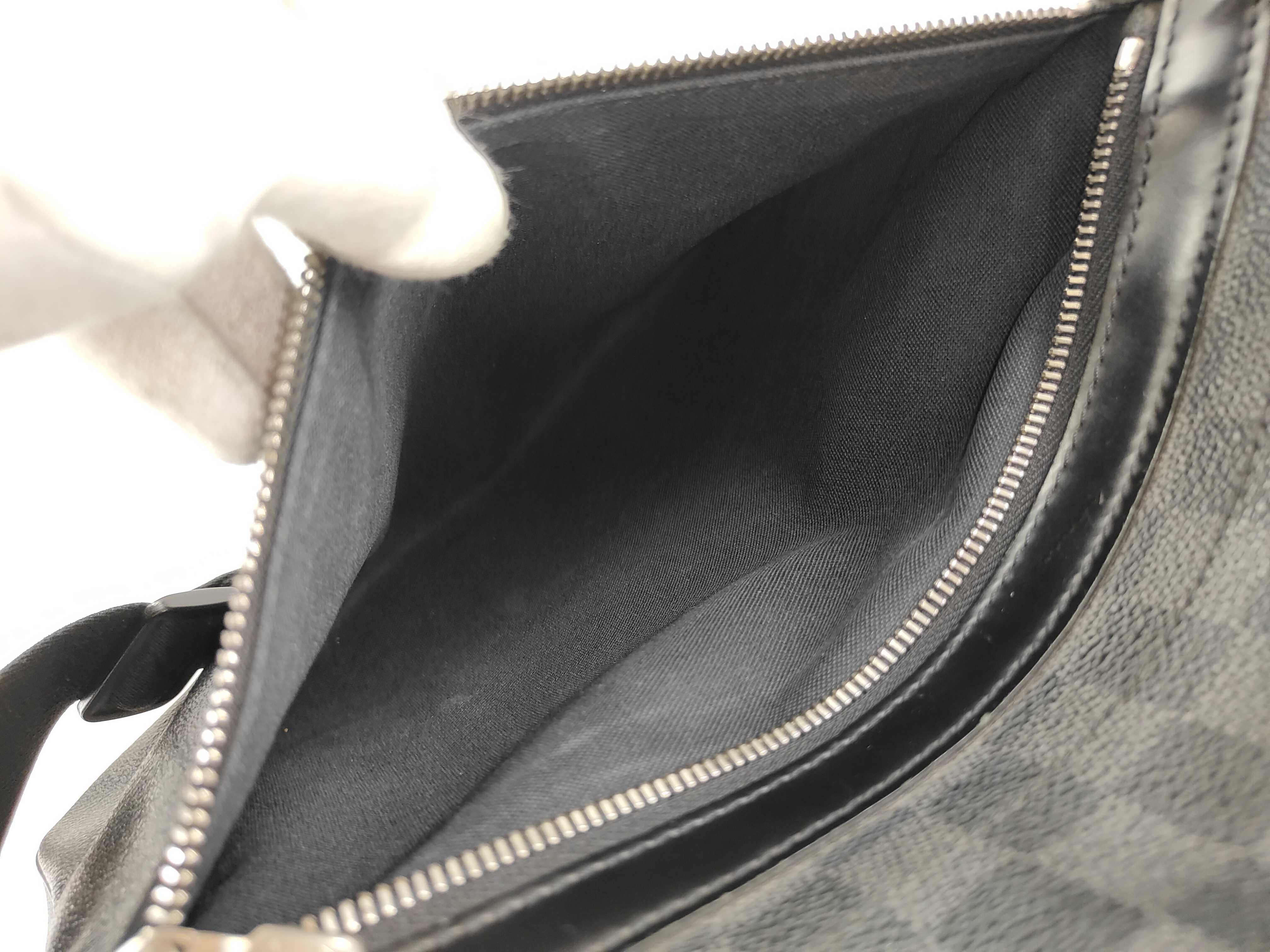 Damier Graphite Daniel GM Shoulder Bag N58033 SP1141 — view 14