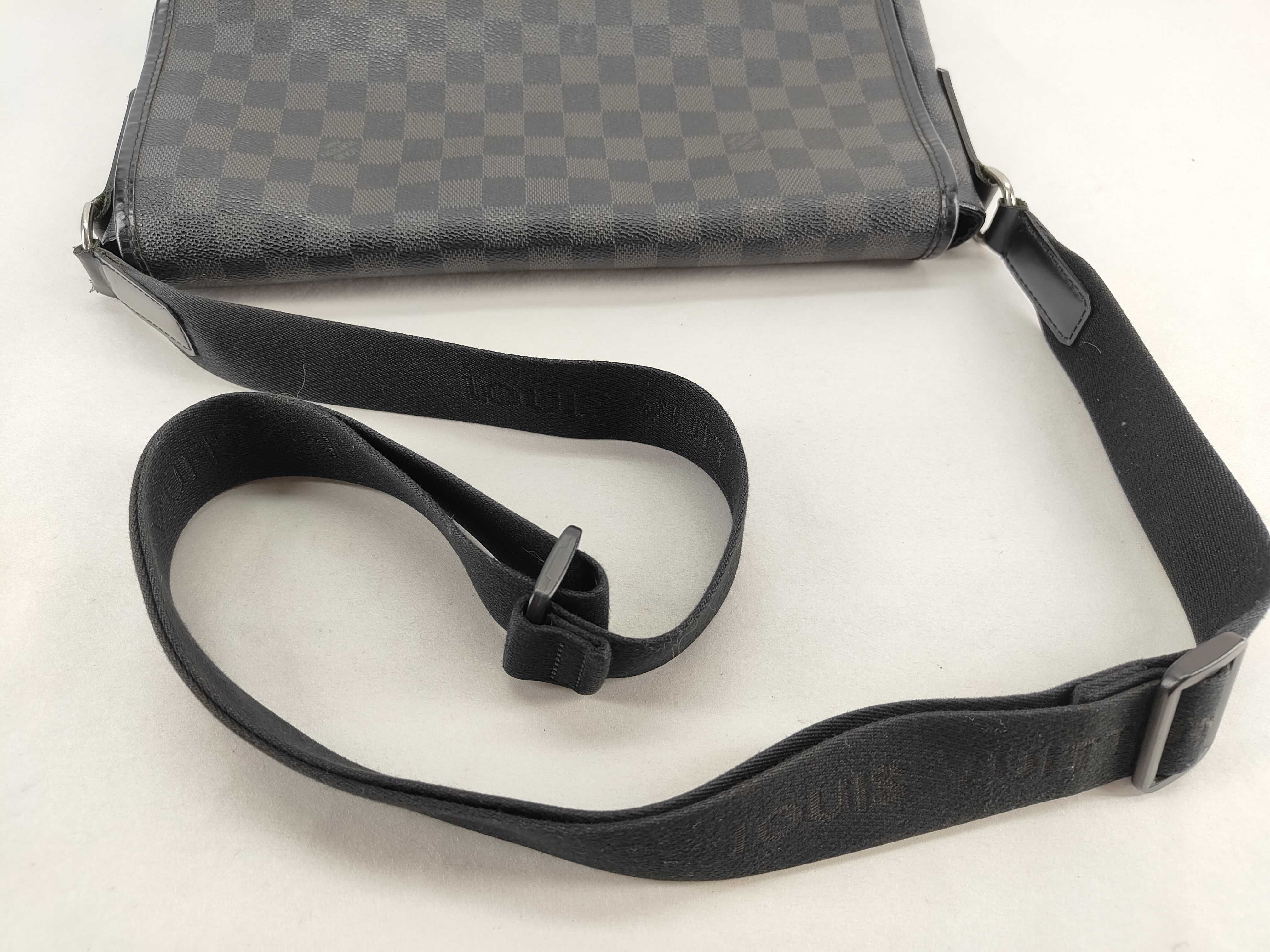 Damier Graphite Daniel GM Shoulder Bag N58033 SP1141 — view 3