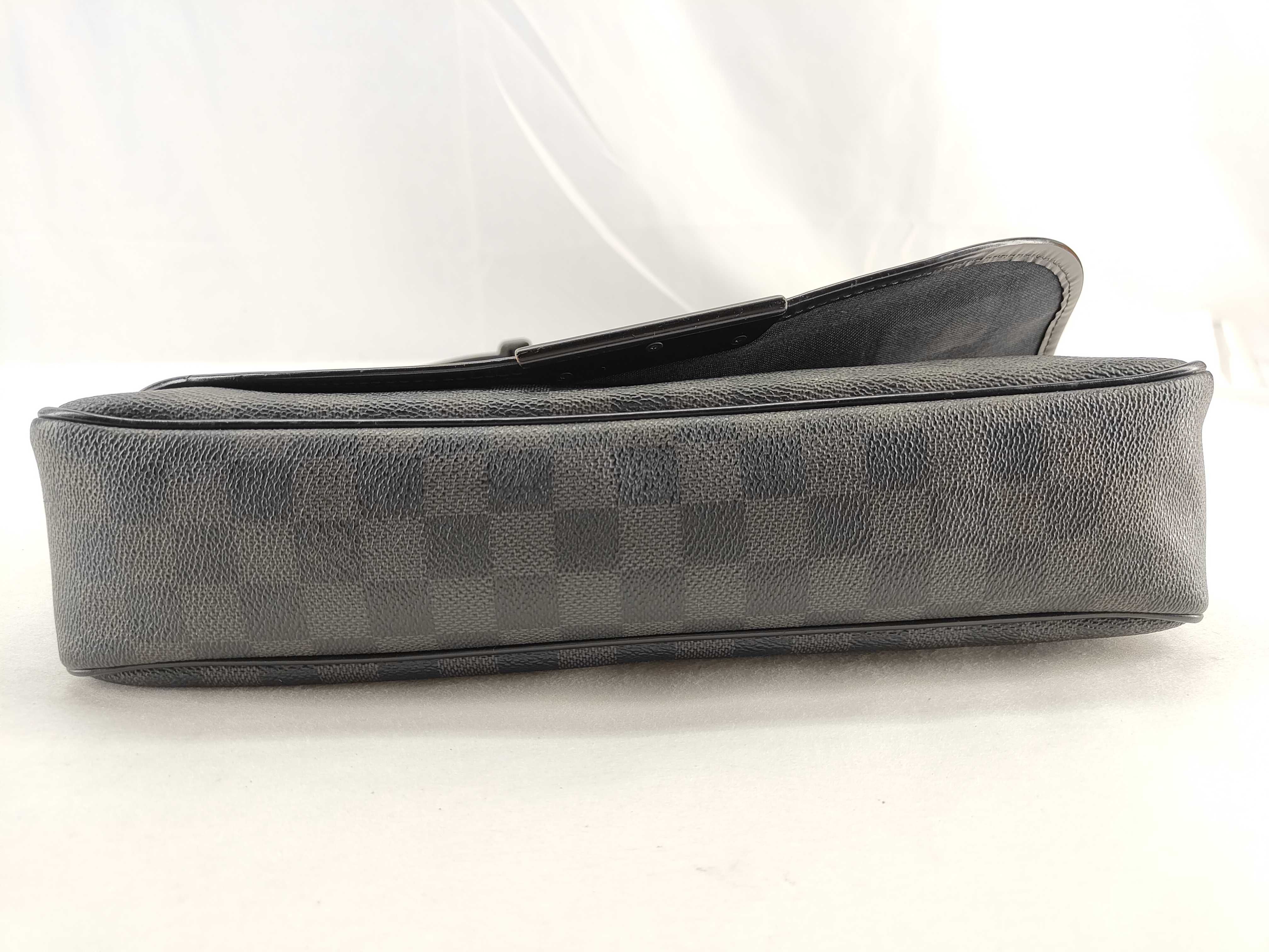 Damier Graphite Daniel GM Shoulder Bag N58033 SP1141 — view 7